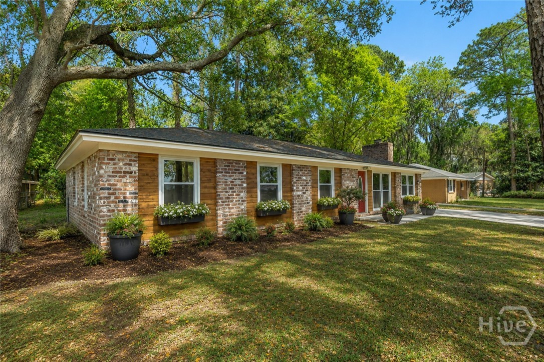 Homes for sale in Savannah, GA | 4 Sheridan Cir, Savannah, GA 31405 | MLS# SA352603