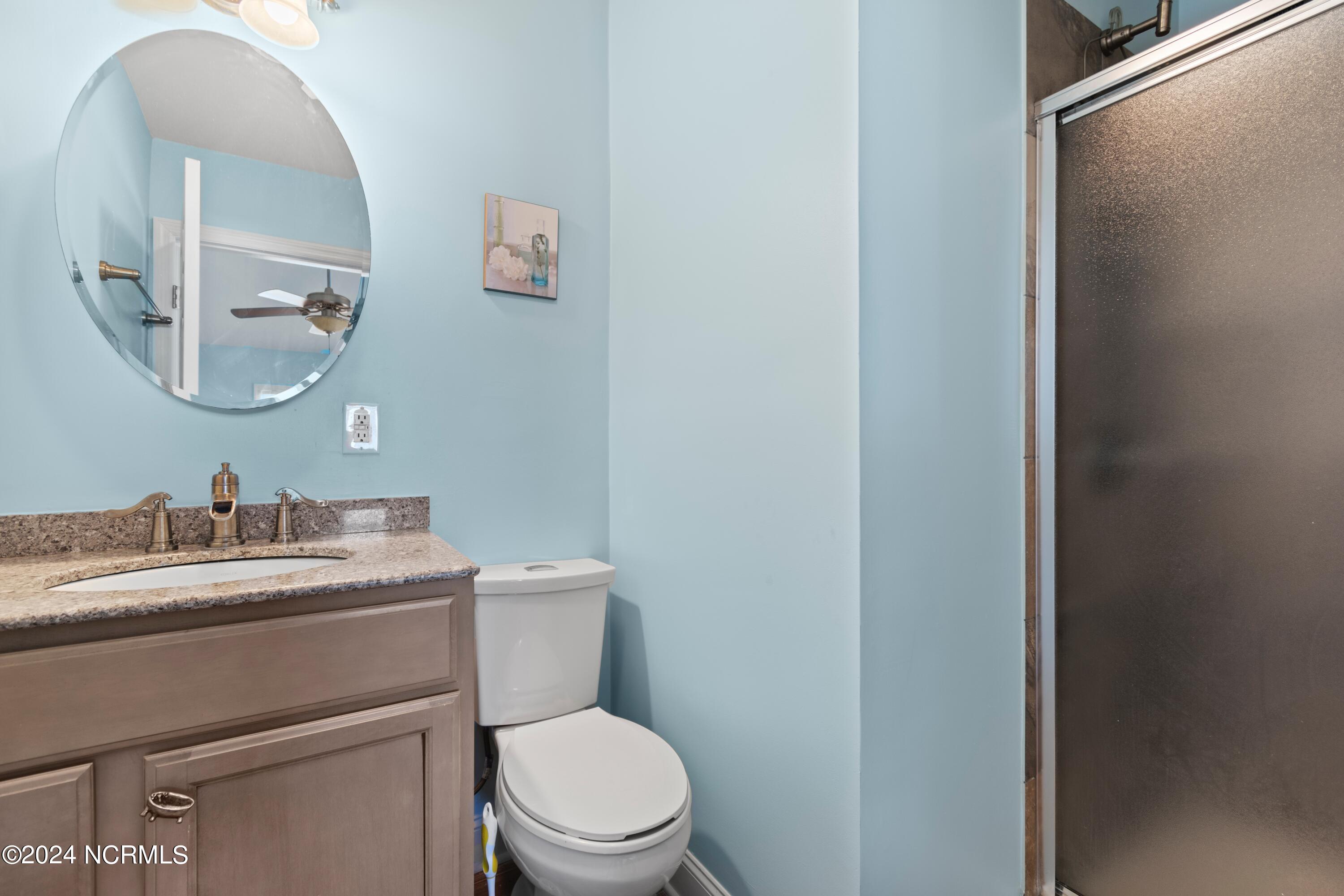 100547764 | Photo 45