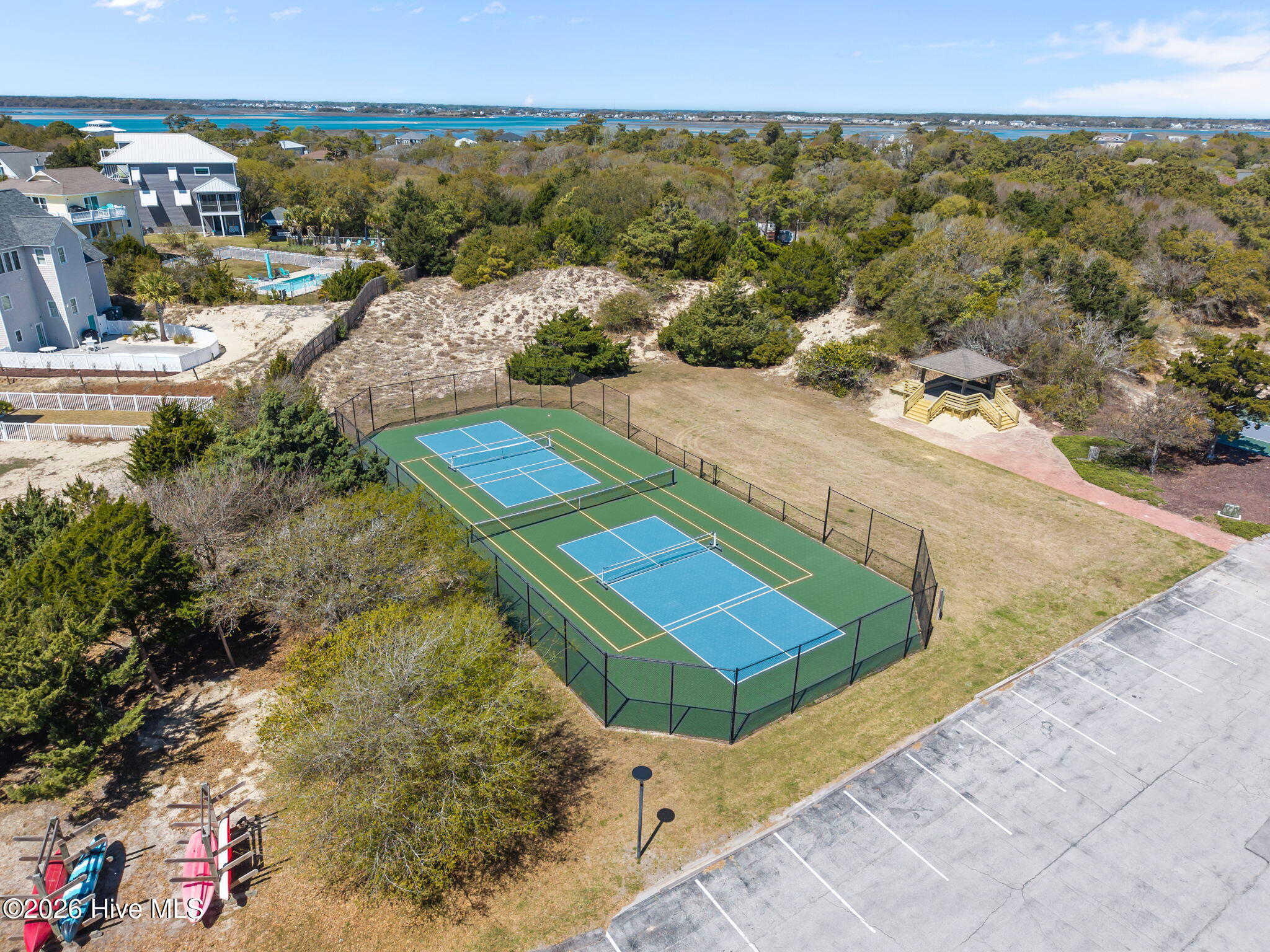 100565506 | Photo 43