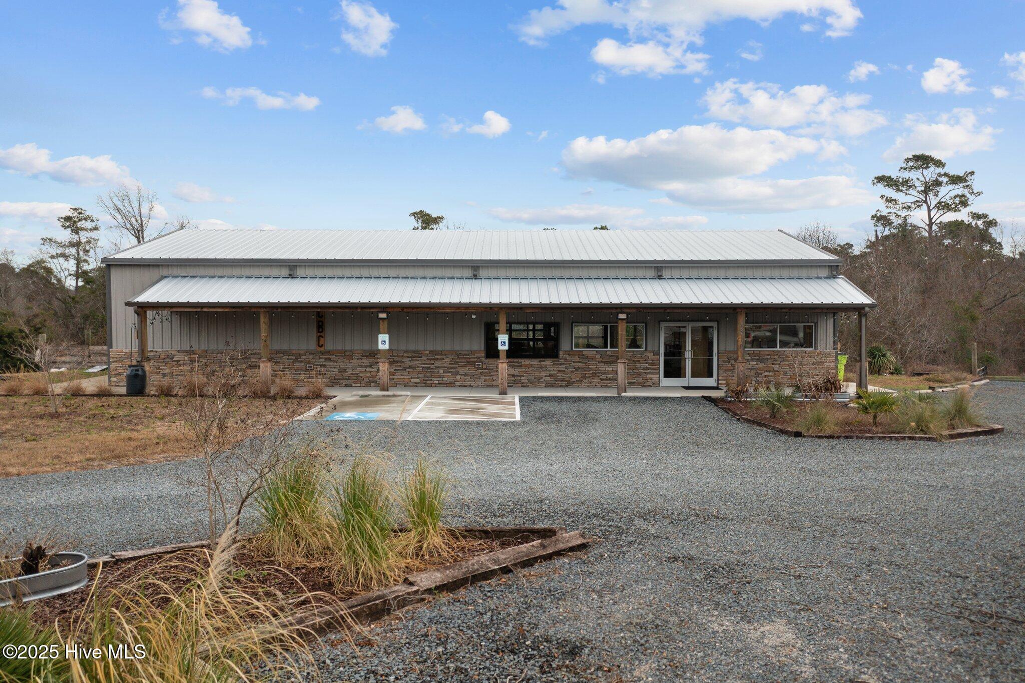 100545245 | Photo 64