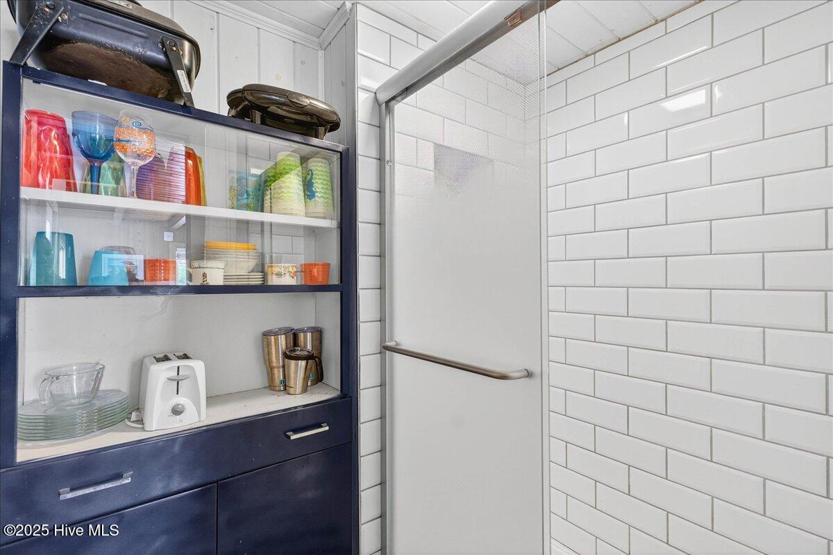 100527780 | Photo 43