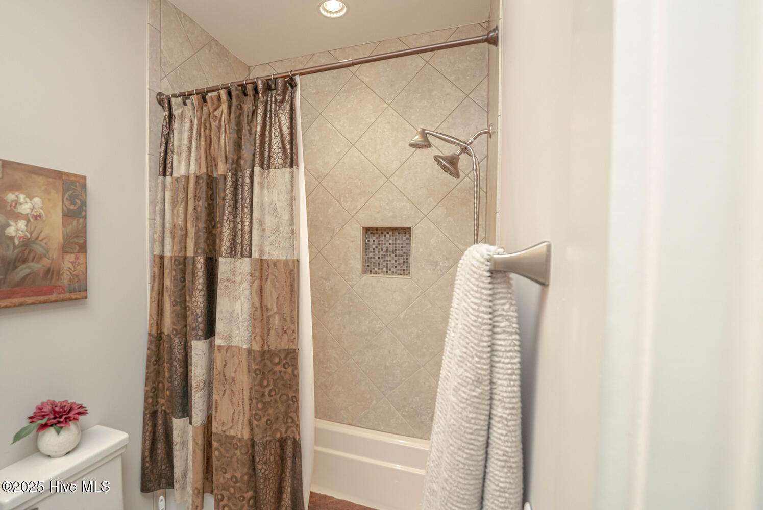 100566478 | Photo 40