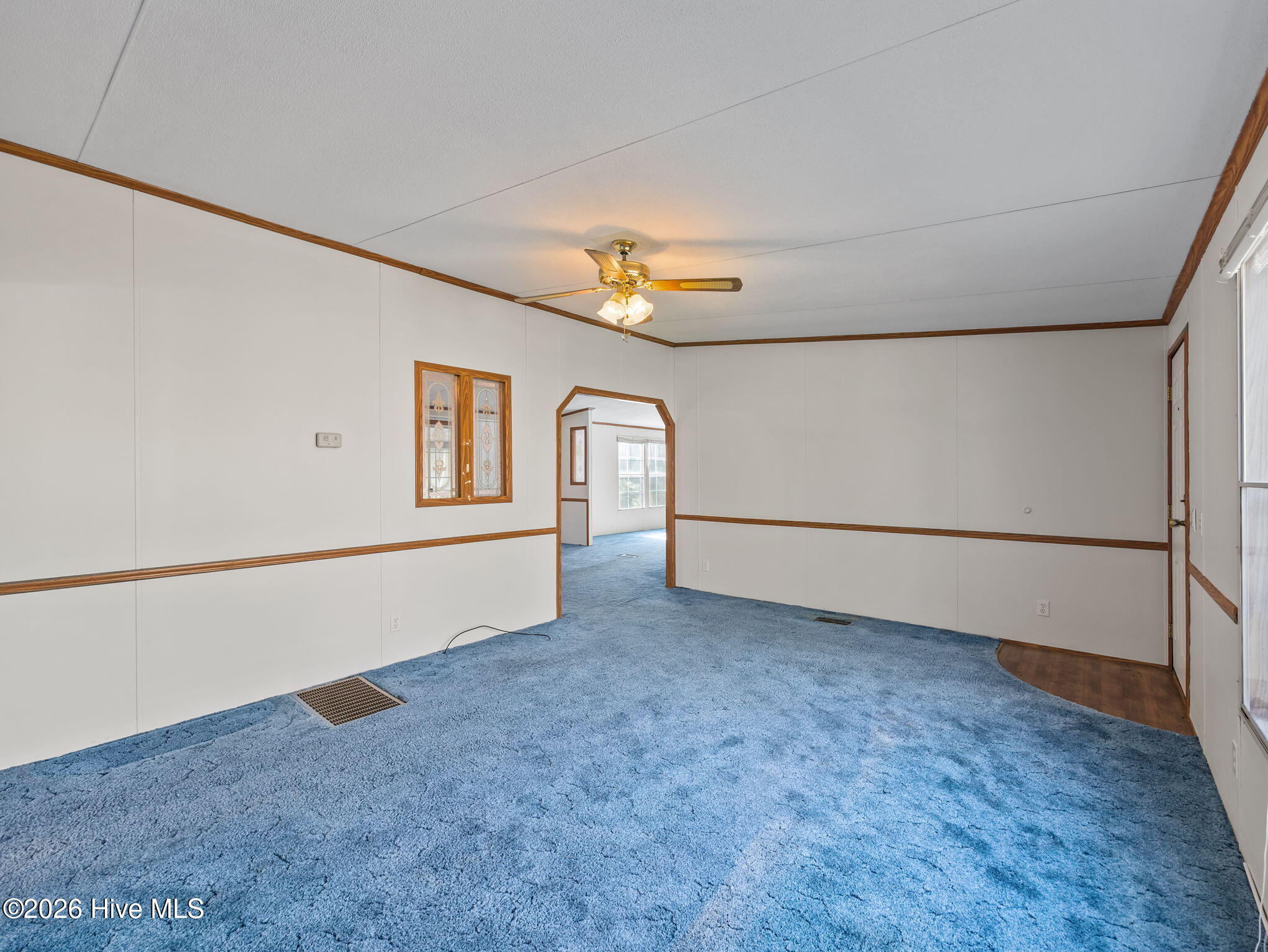 100565011 | Photo 11