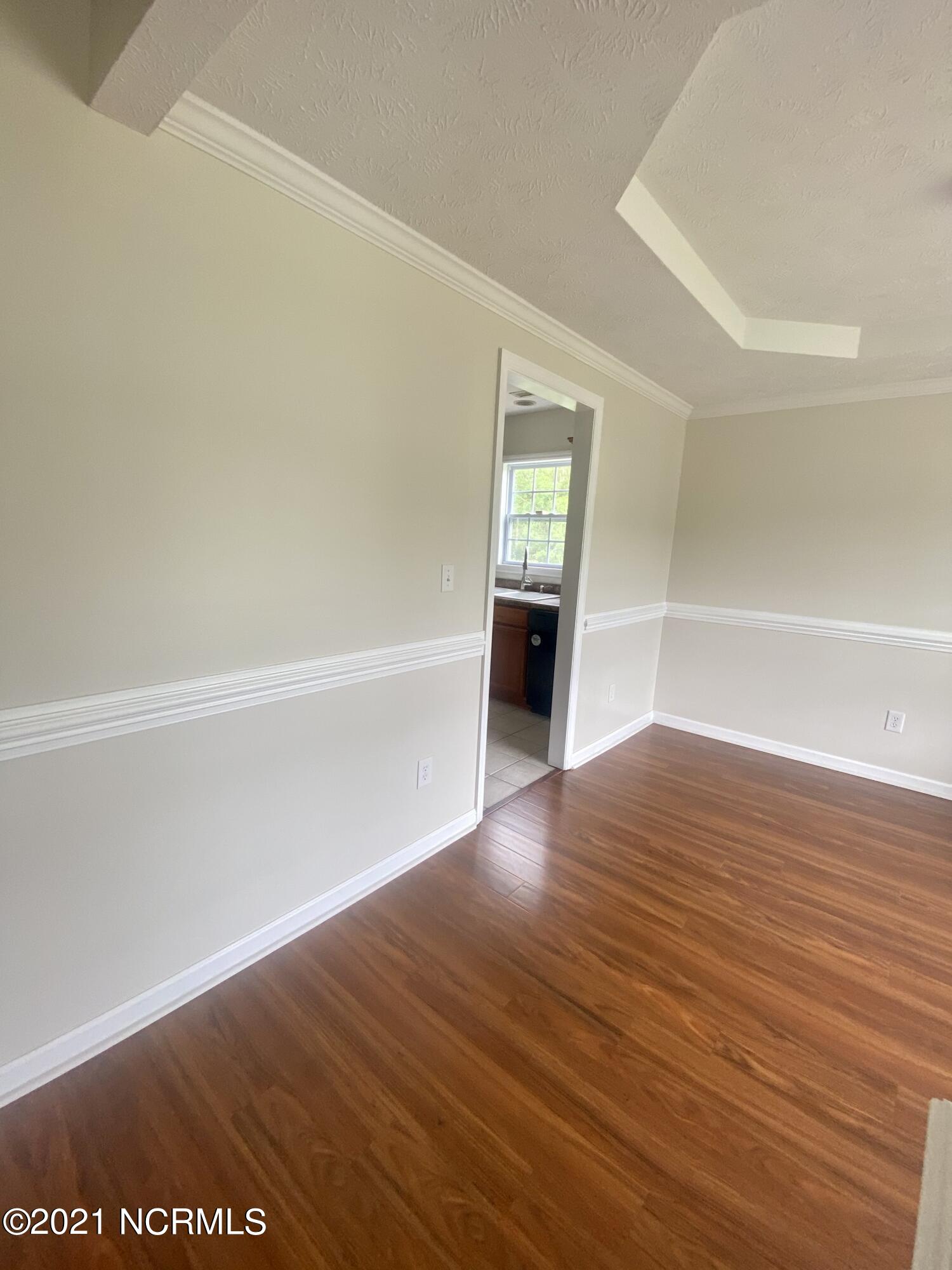 100545799 | Photo 30