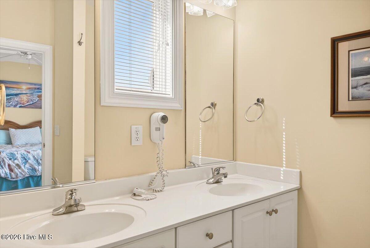 100552949 | Photo 23