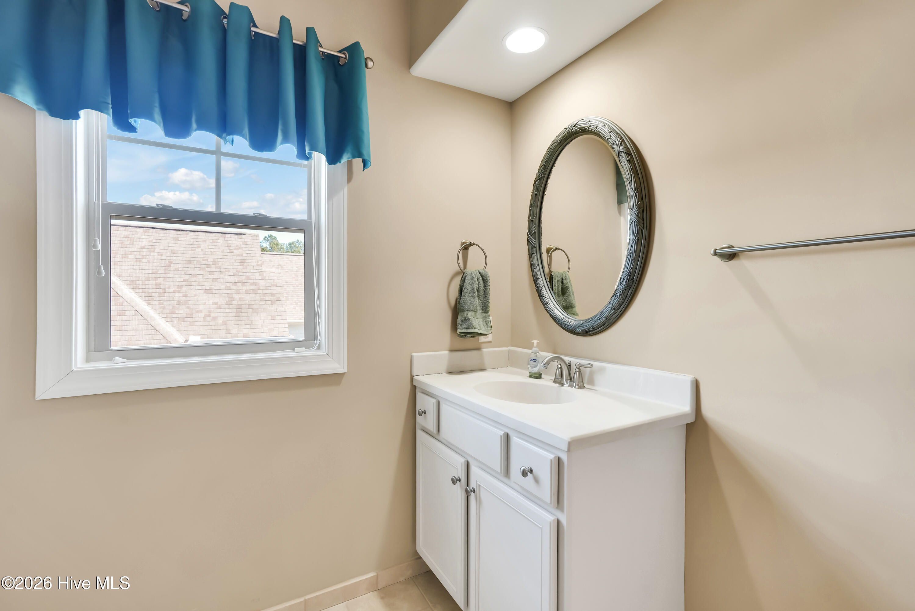 100562046 | Photo 27