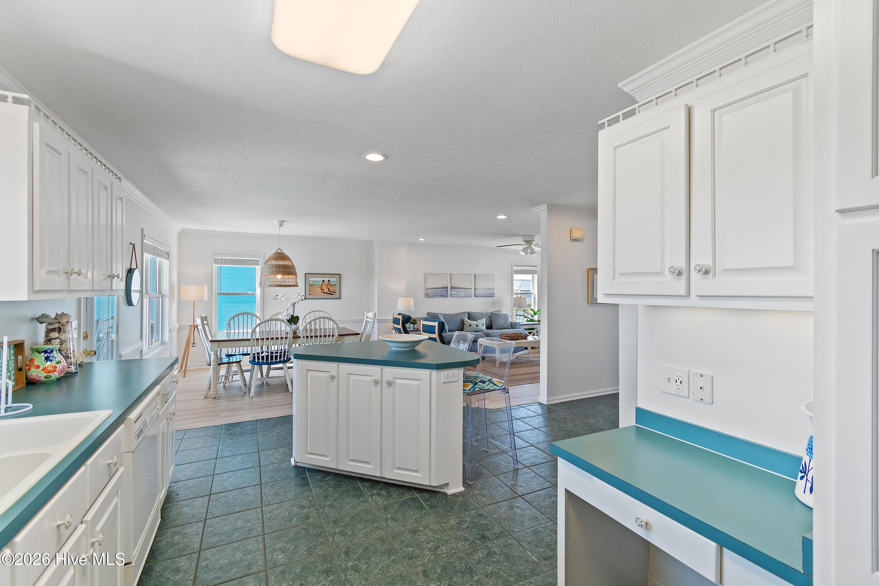 100564981 | Photo 16