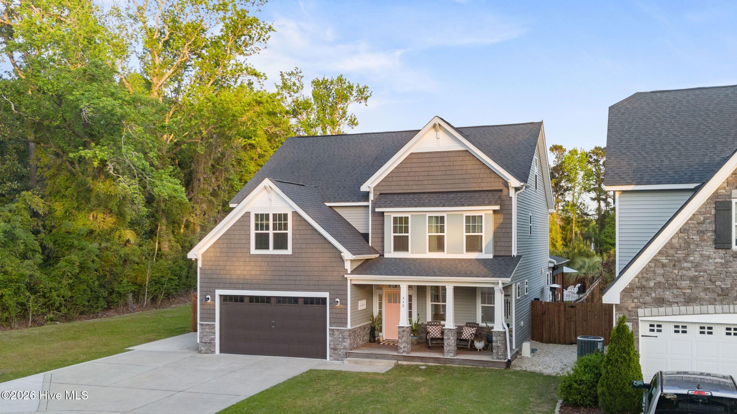 100566940 | Photo 90