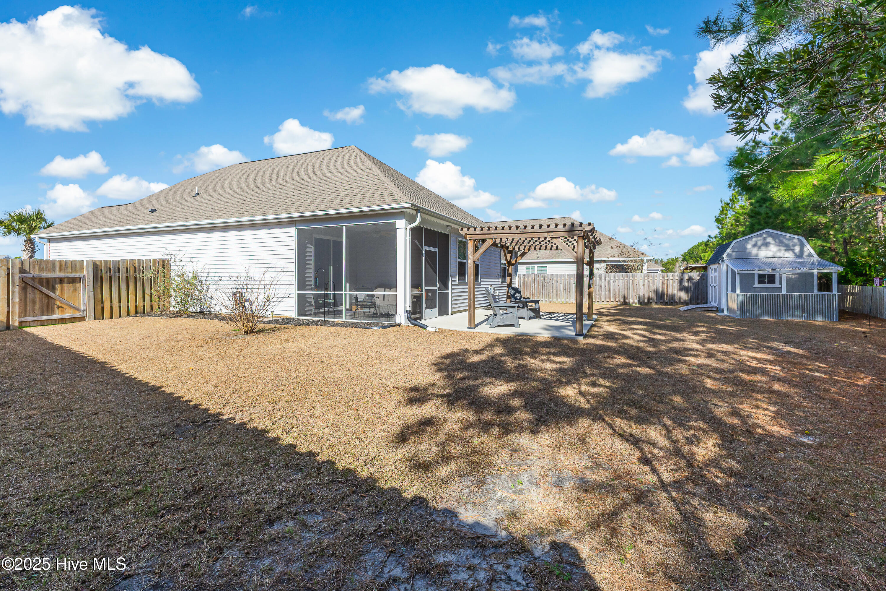 100547068 | Photo 40