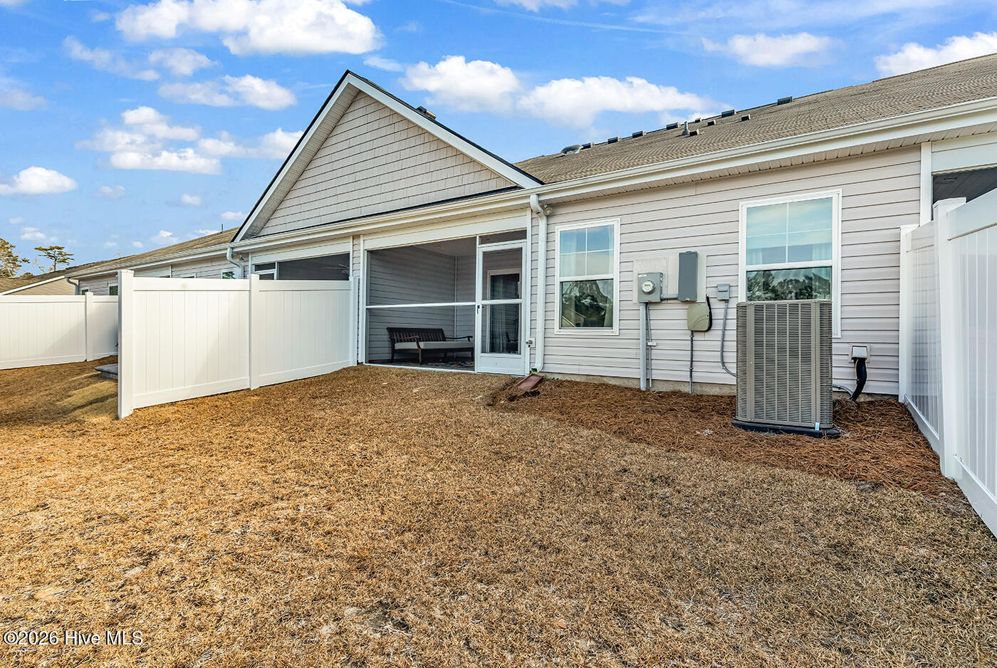 100553635 | Photo 26