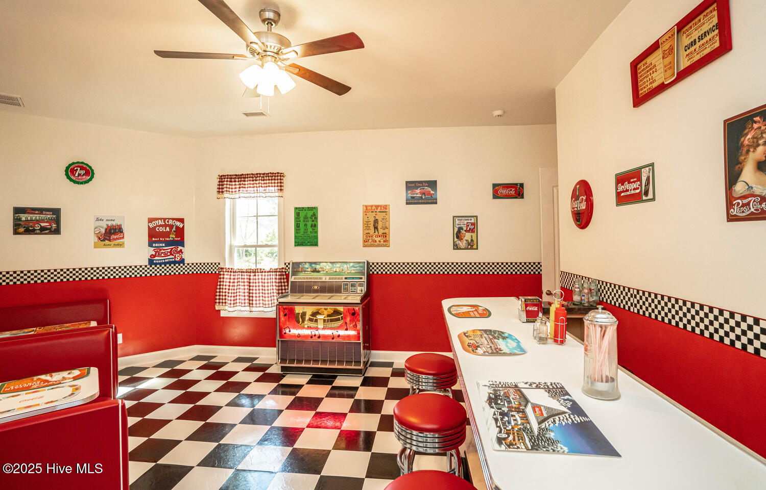 100534571 | Photo 59