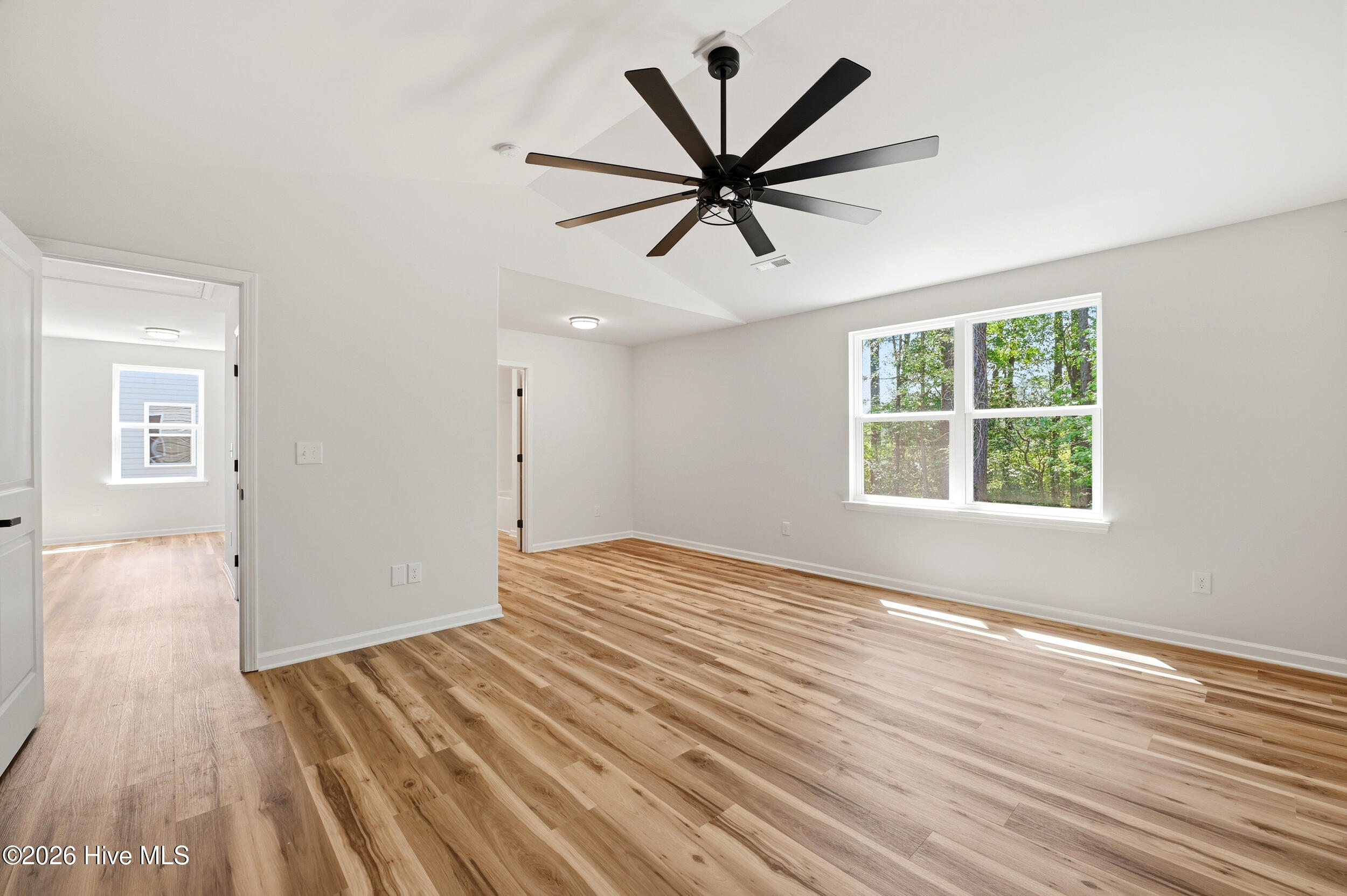 100567216 | Photo 20