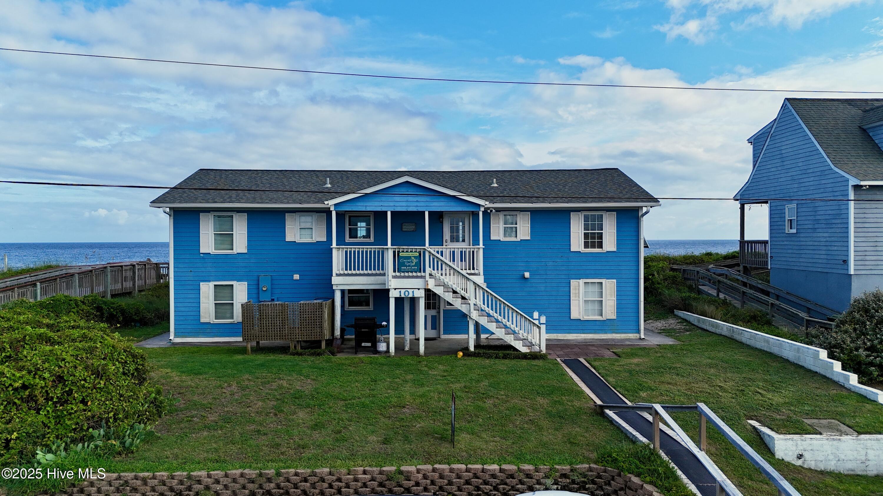 100523829 | Photo 19