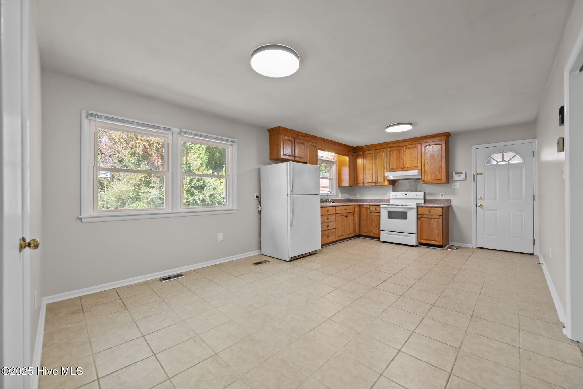 100535333 | Photo 11