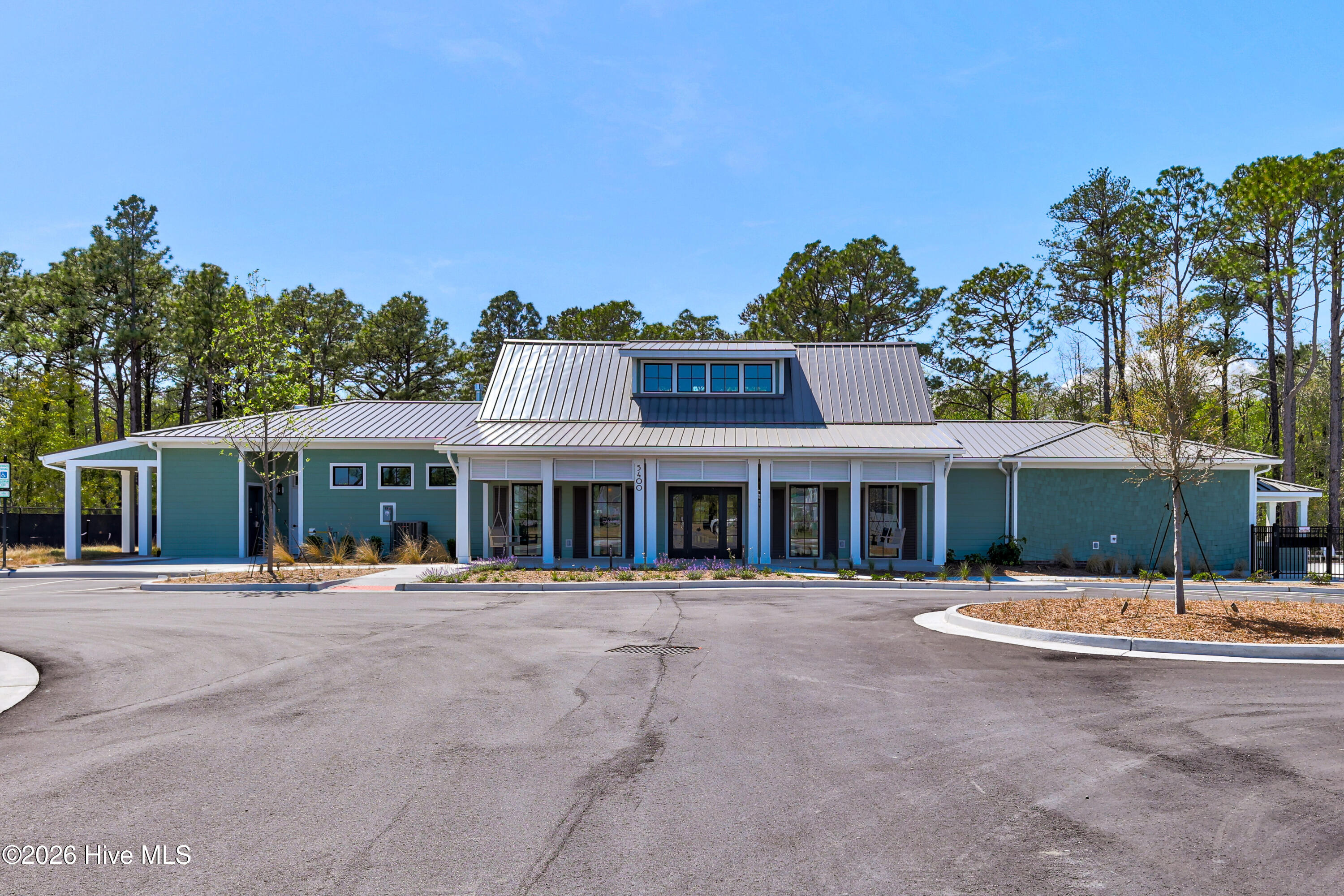 100566807 | Photo 39