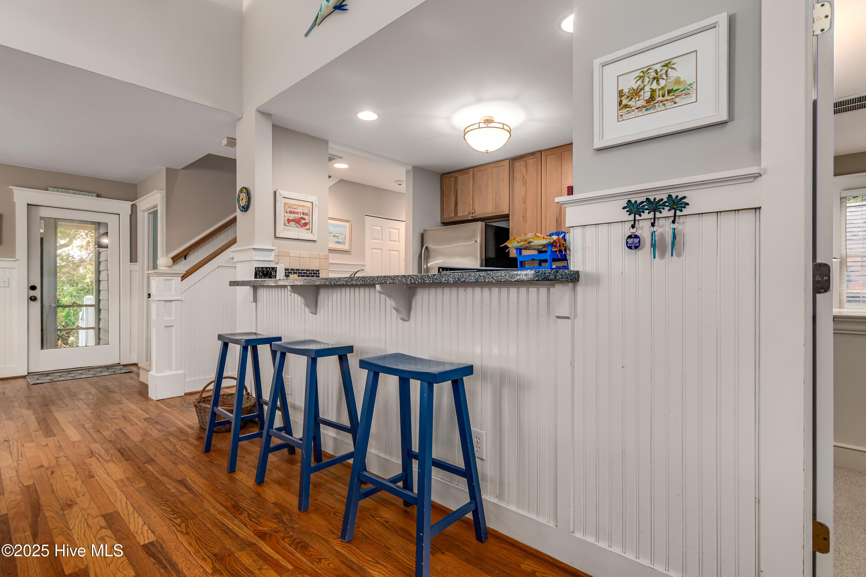 100510045 | Photo 10