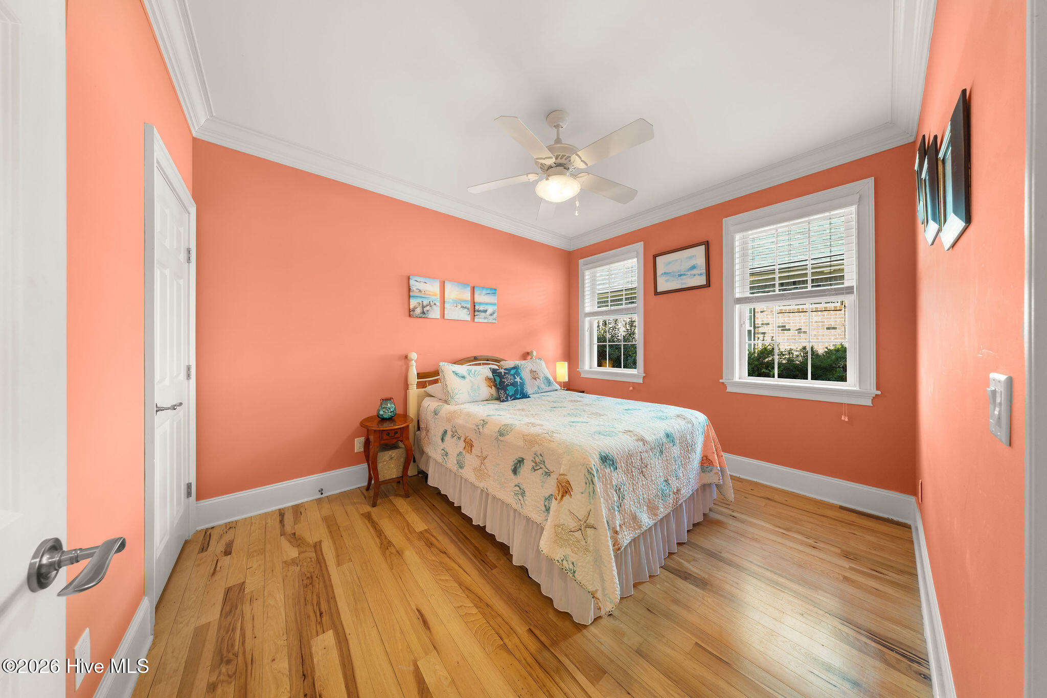 100557018 | Photo 40