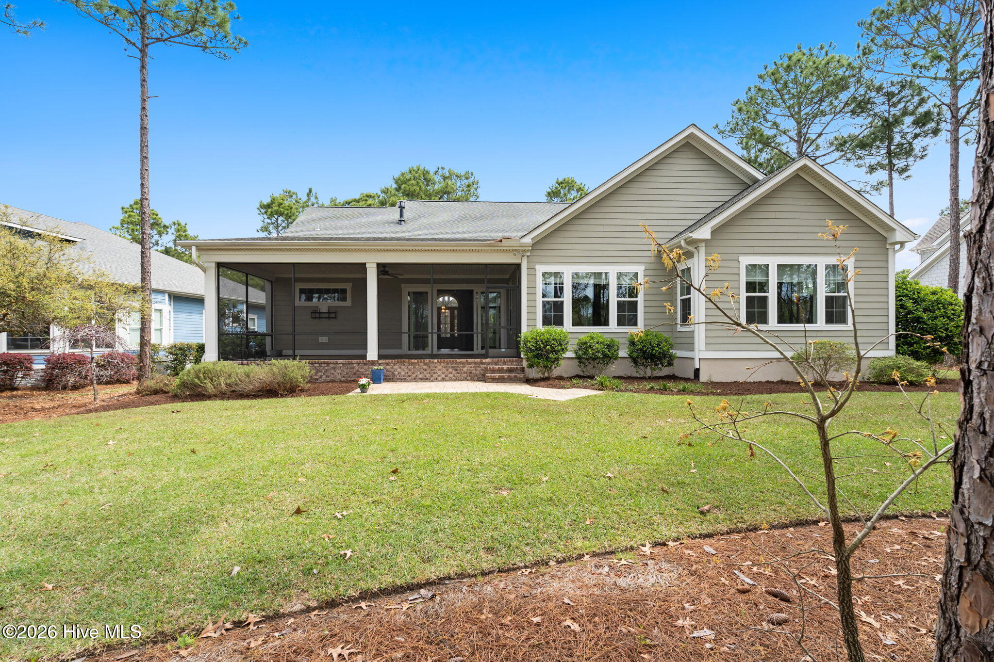 100566605 | Photo 53