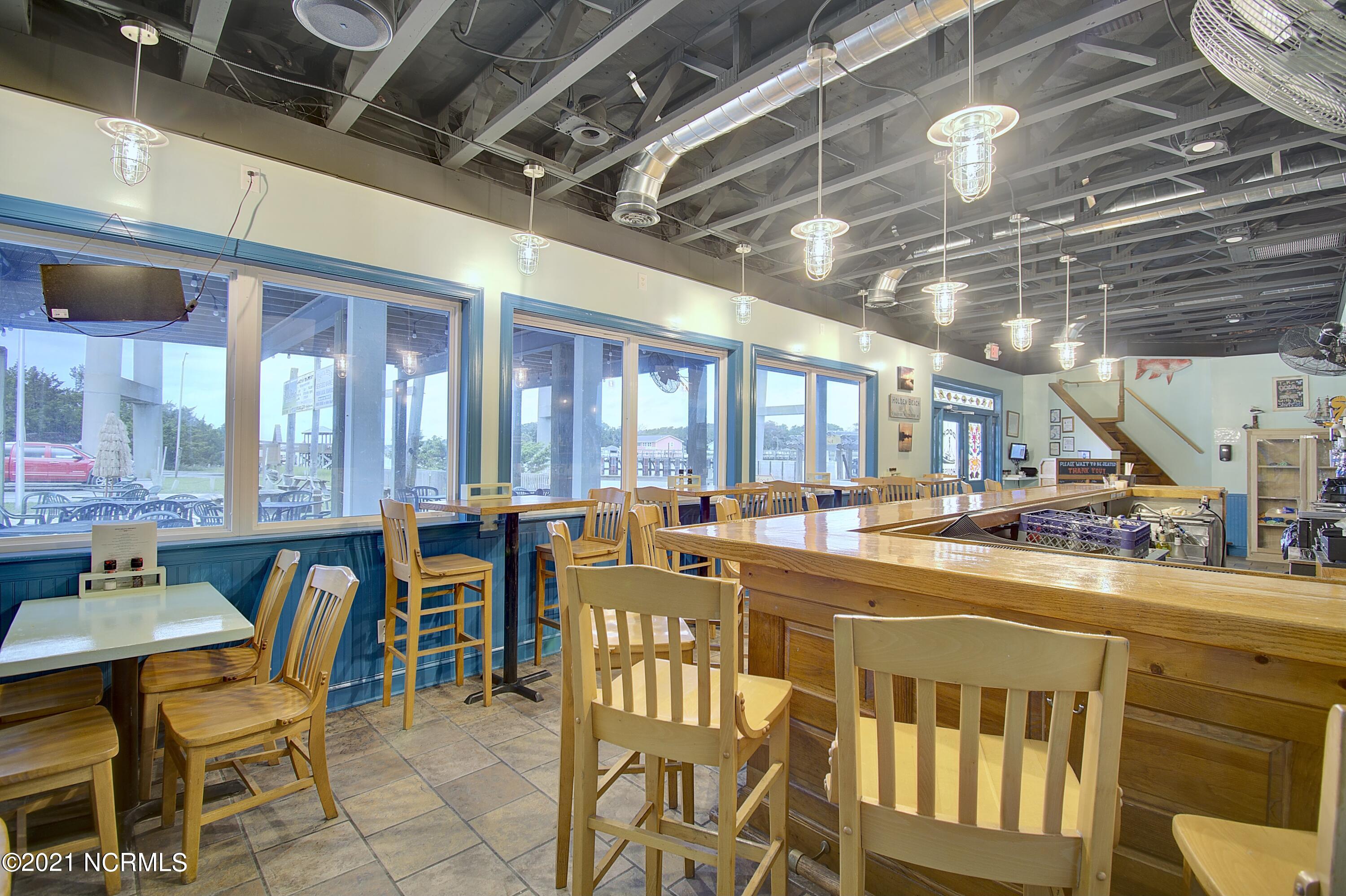 100502162 | Photo 22