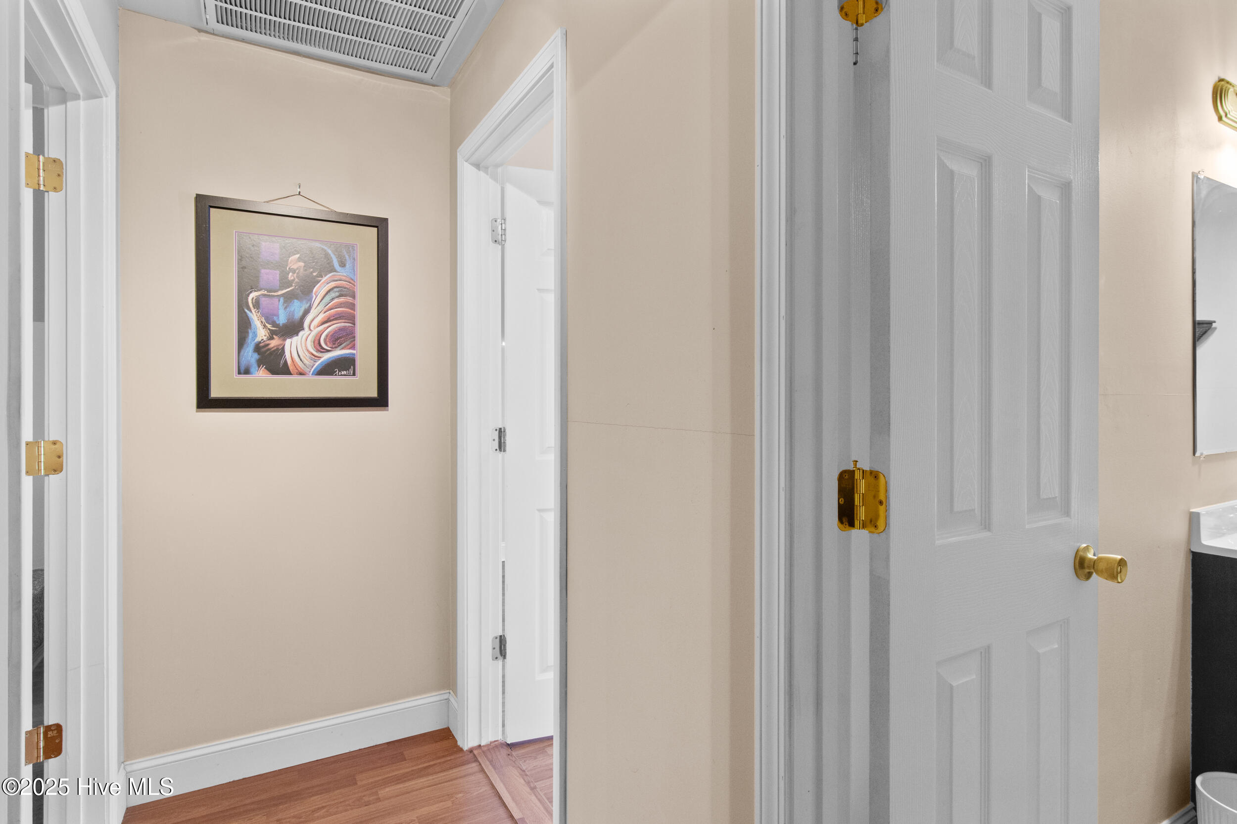 100505236 | Photo 38