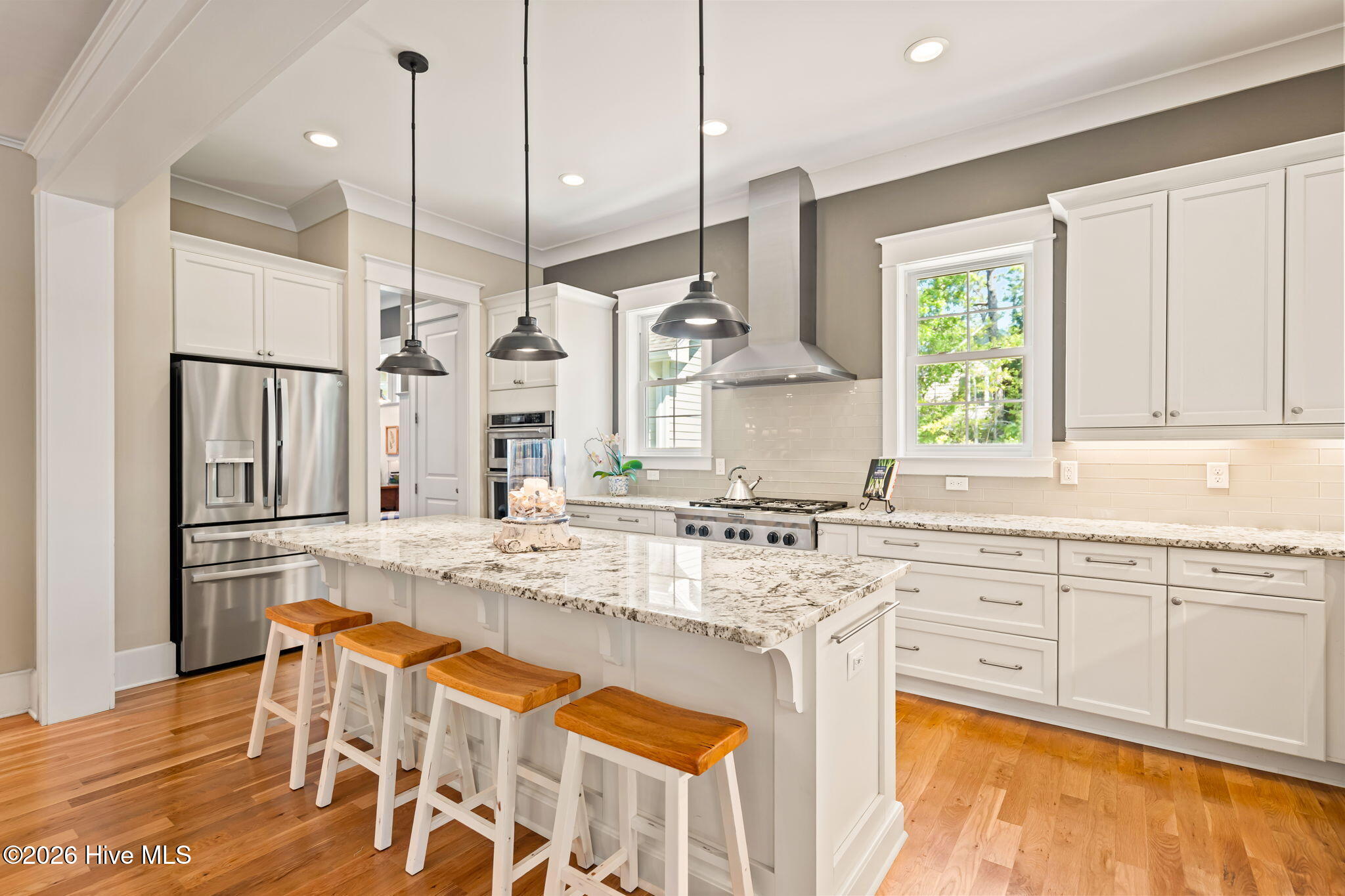 100567886 | Photo 23