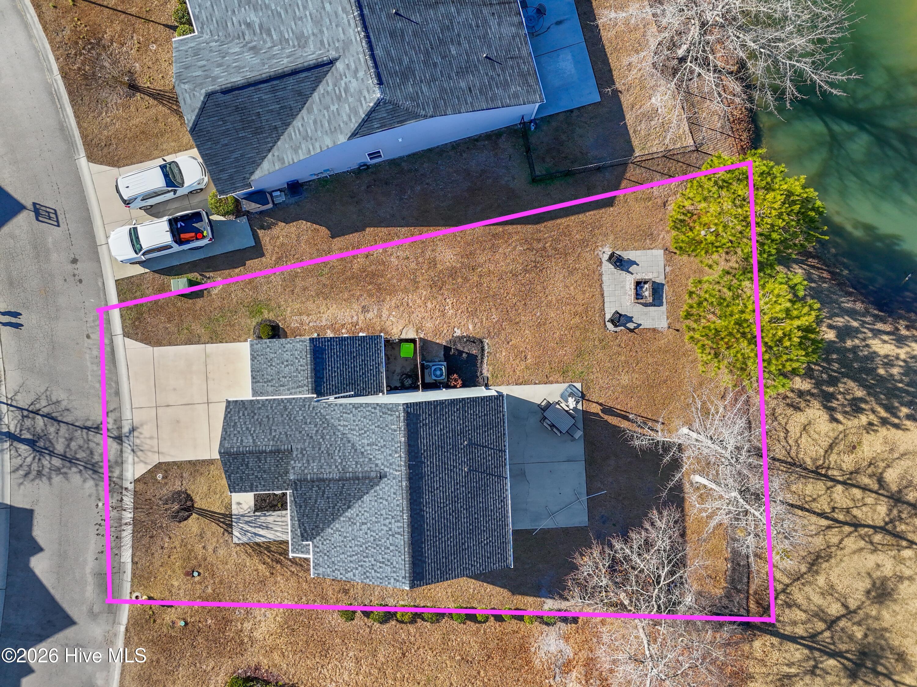 100549782 | Photo 38