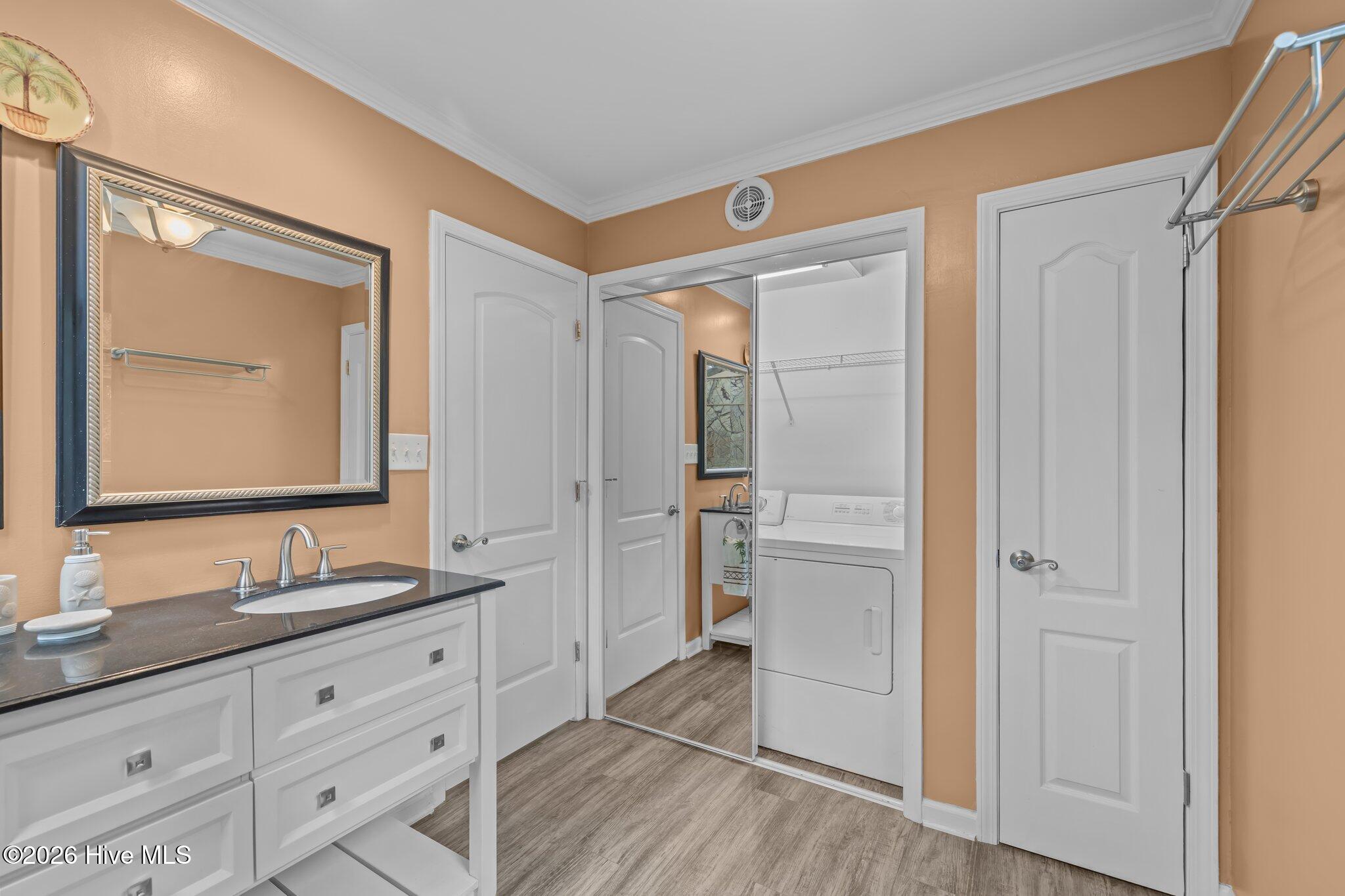 100565802 | Photo 17