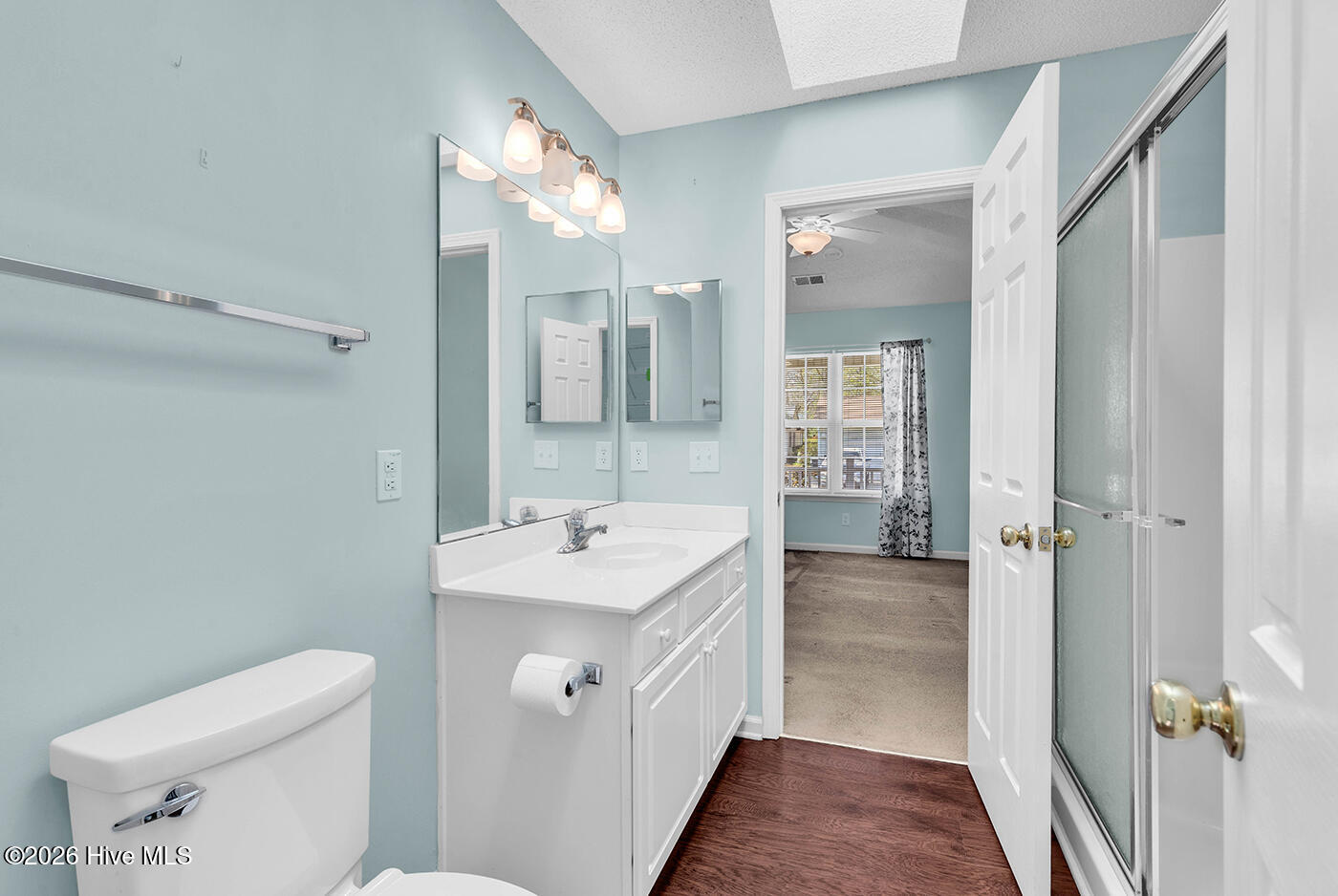 100563985 | Photo 10