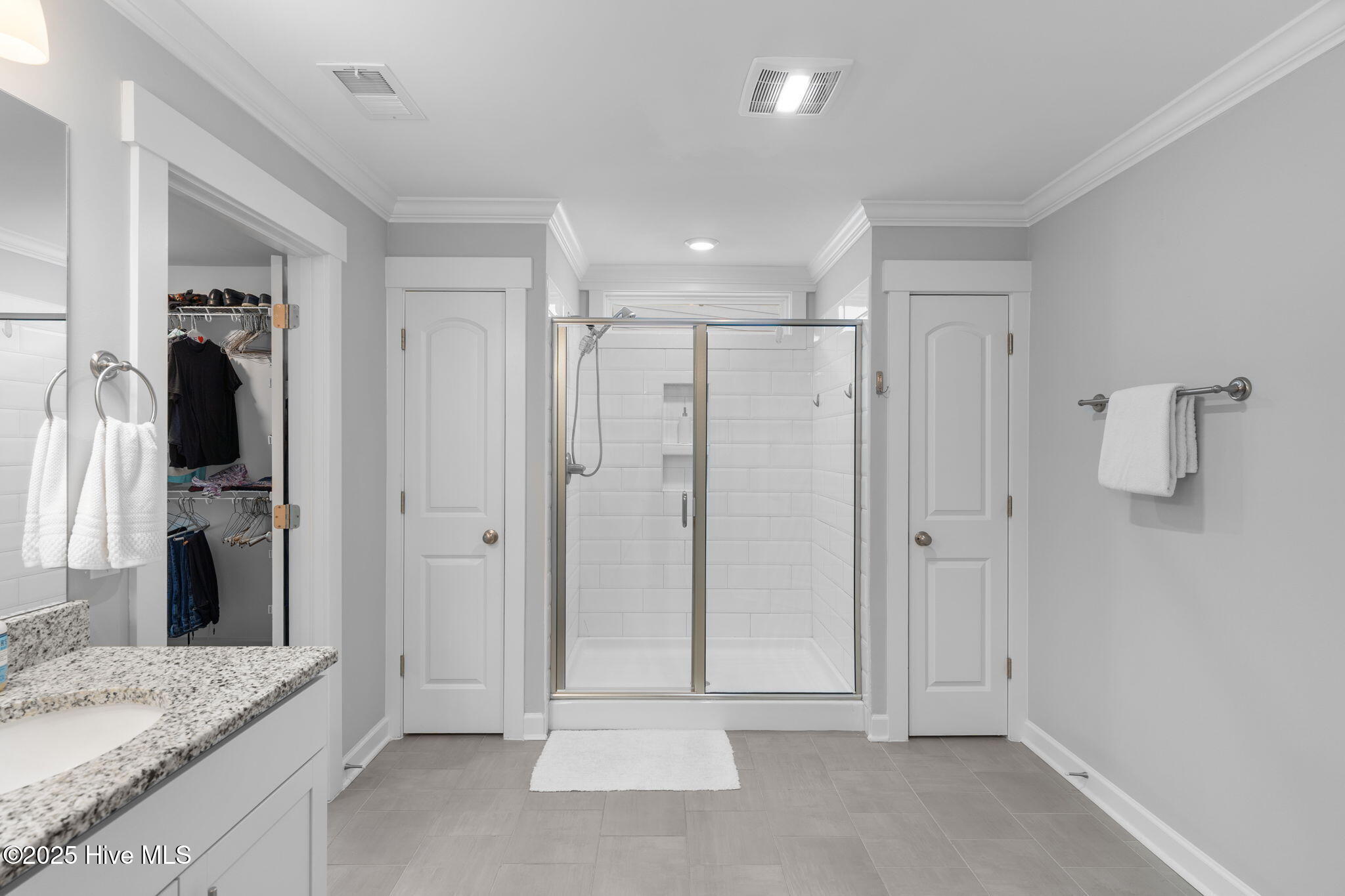 100526886 | Photo 29