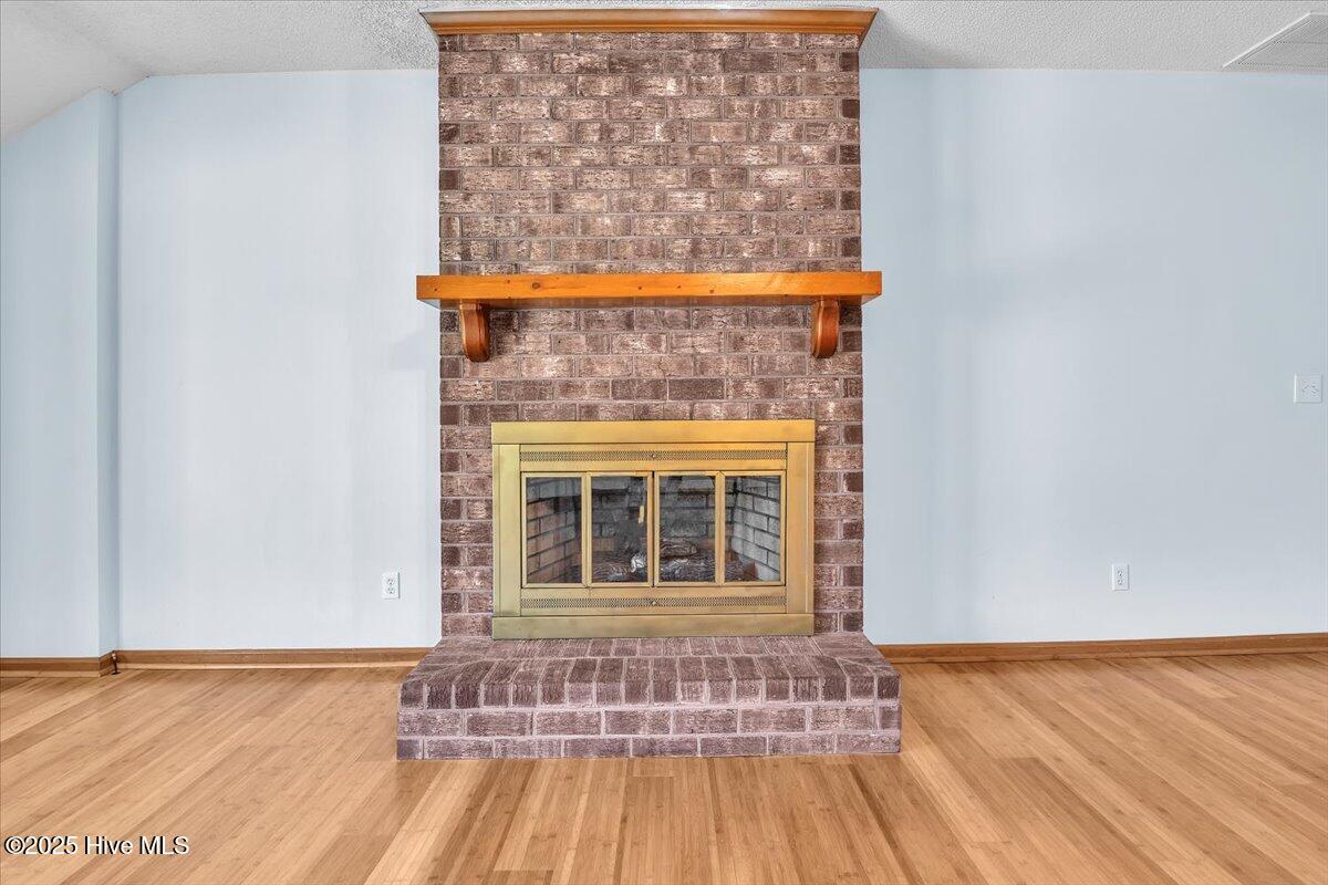 100568309 | Photo 46