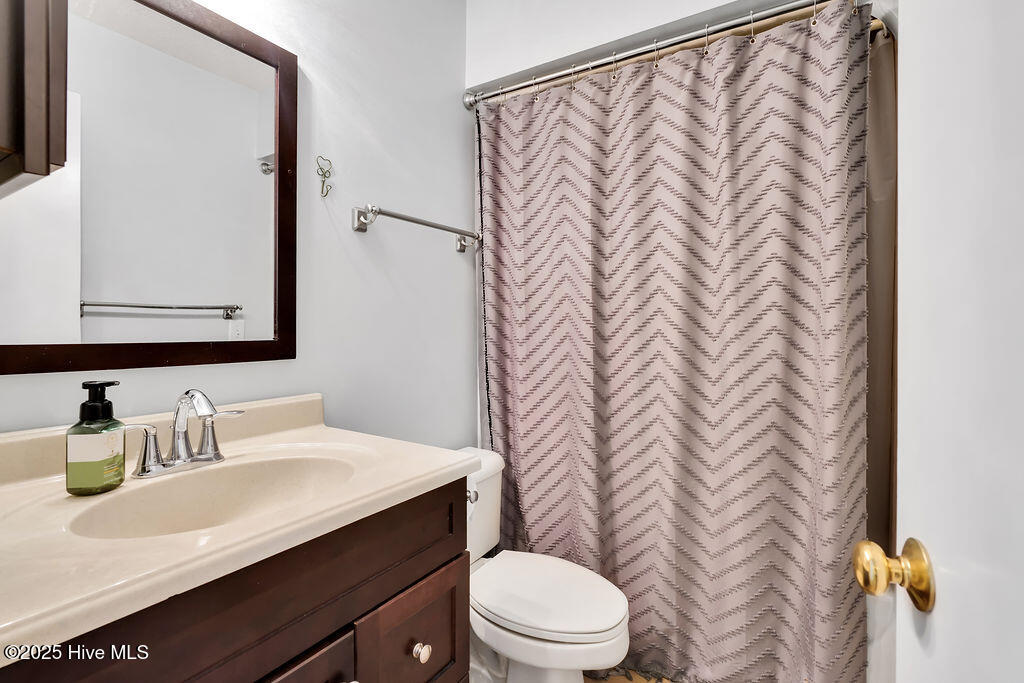 100533718 | Photo 21