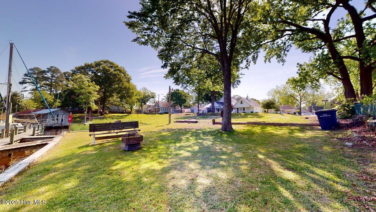 100502870 | Photo 16