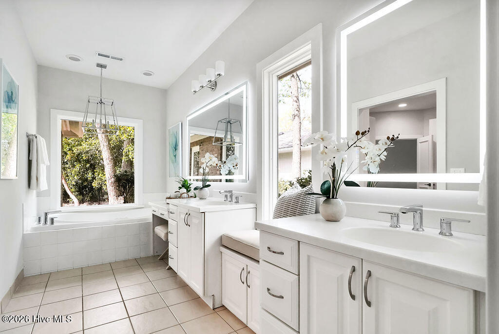 100565103 | Photo 41