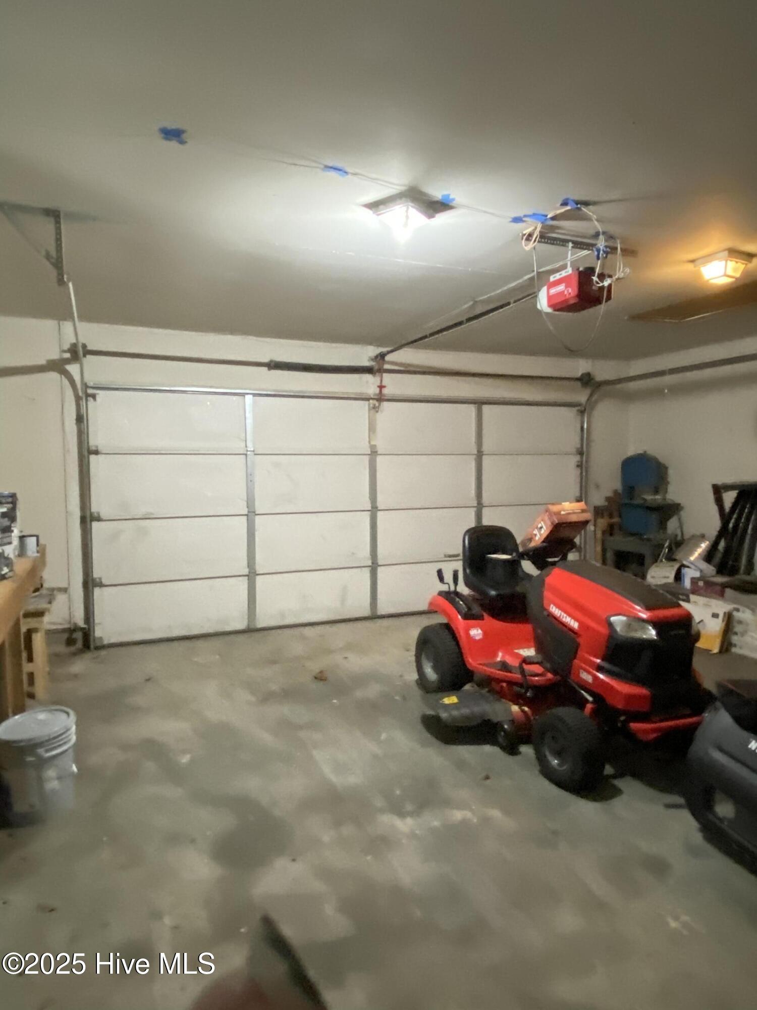 100545047 | Photo 39