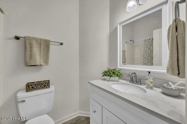 100532866 | Photo 15