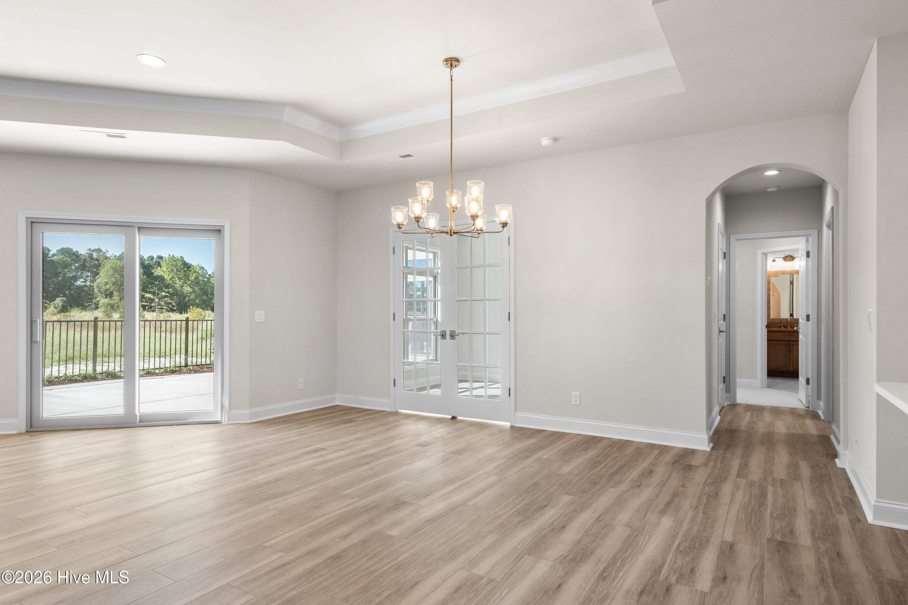 100563444 | Photo 18