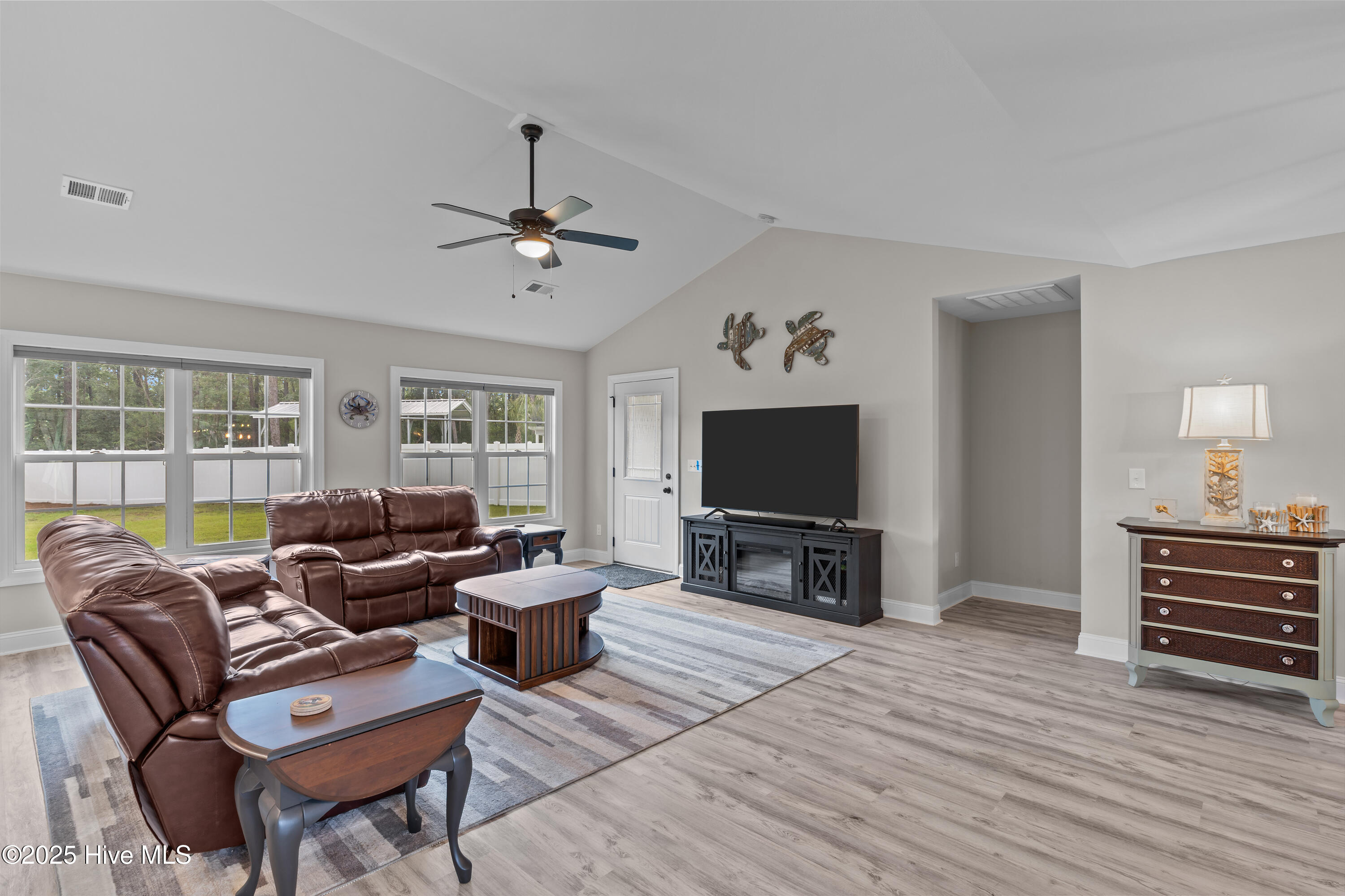 100522154 | Photo 20