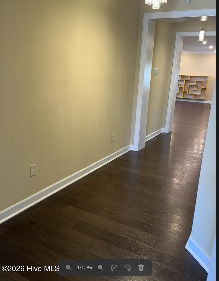 100548934 | Photo 11