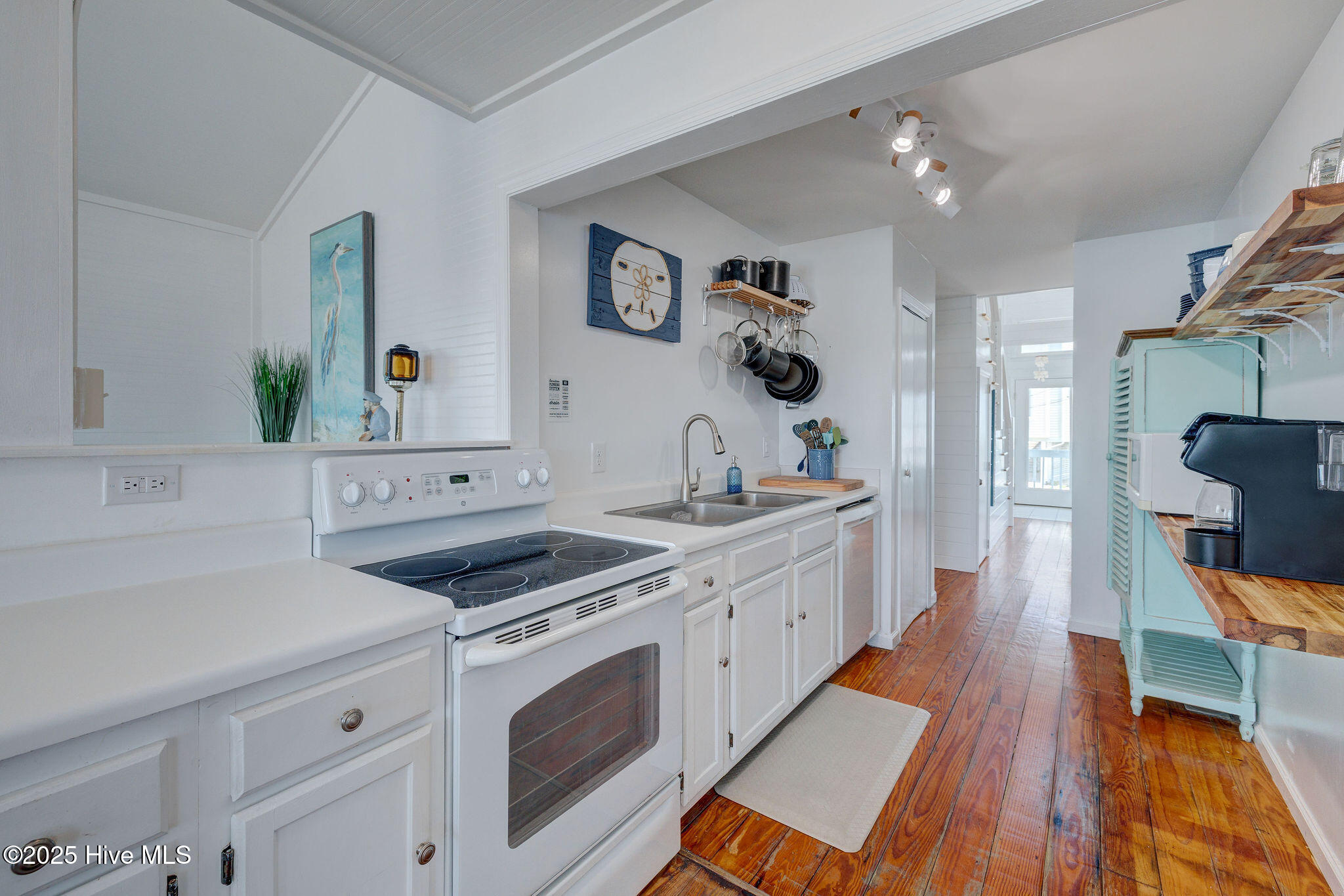 1904 Ocean Boulevard, Topsail Beach, NC 28445 – photo 14: 1904OceanBoulevard-37