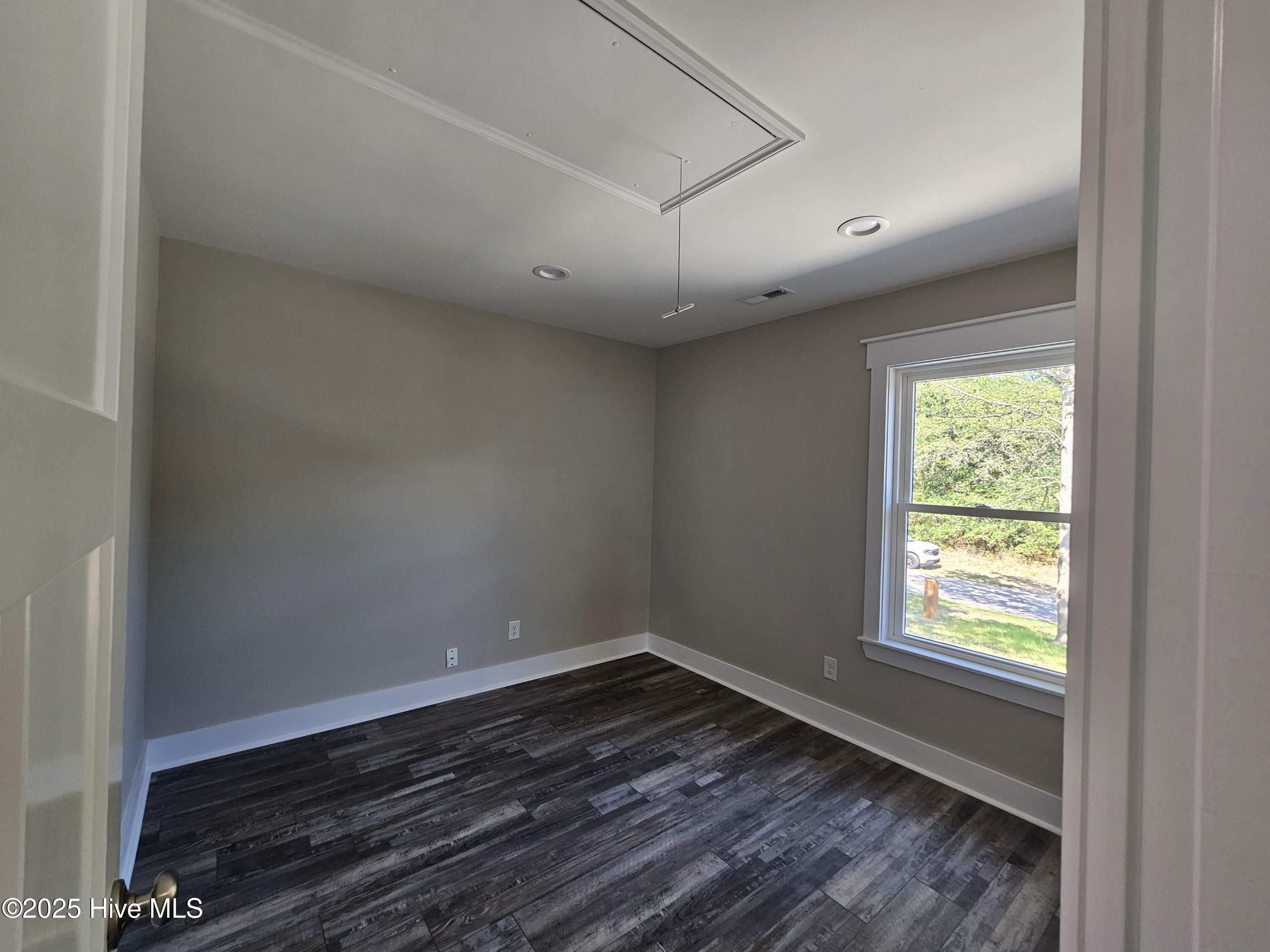 100520602 | Photo 23