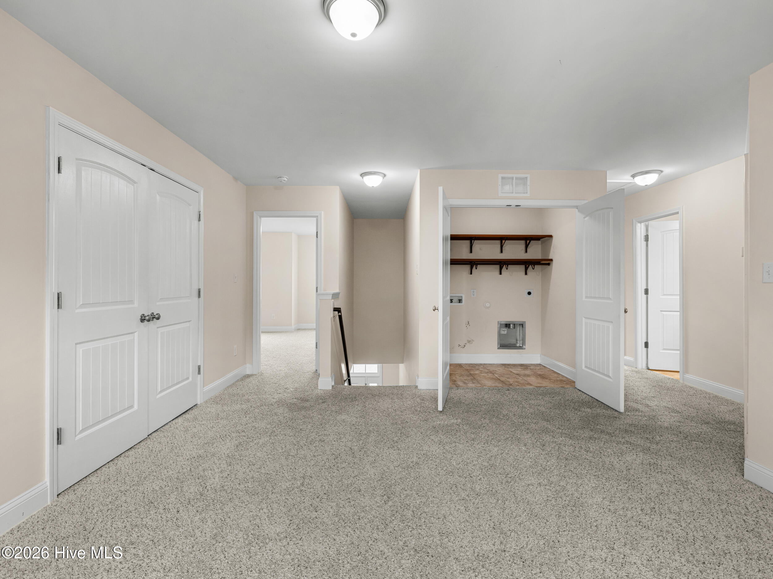 100548772 | Photo 31