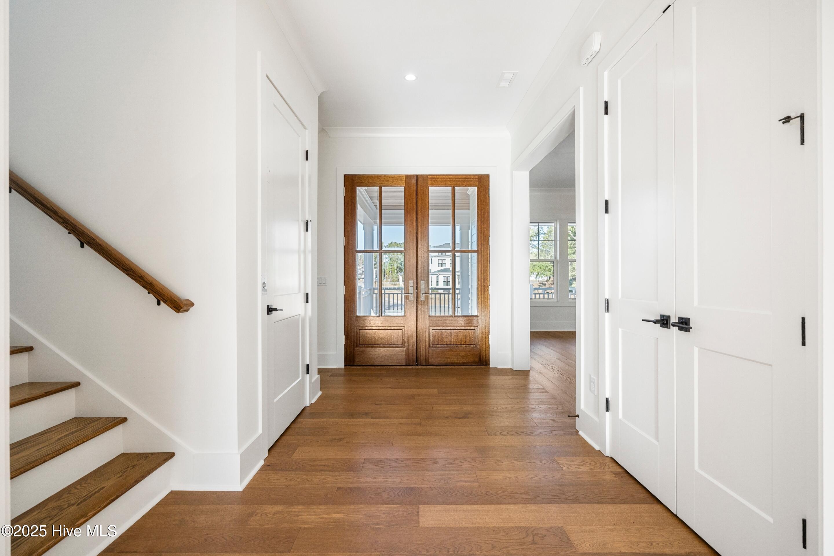 100545730 | Photo 17