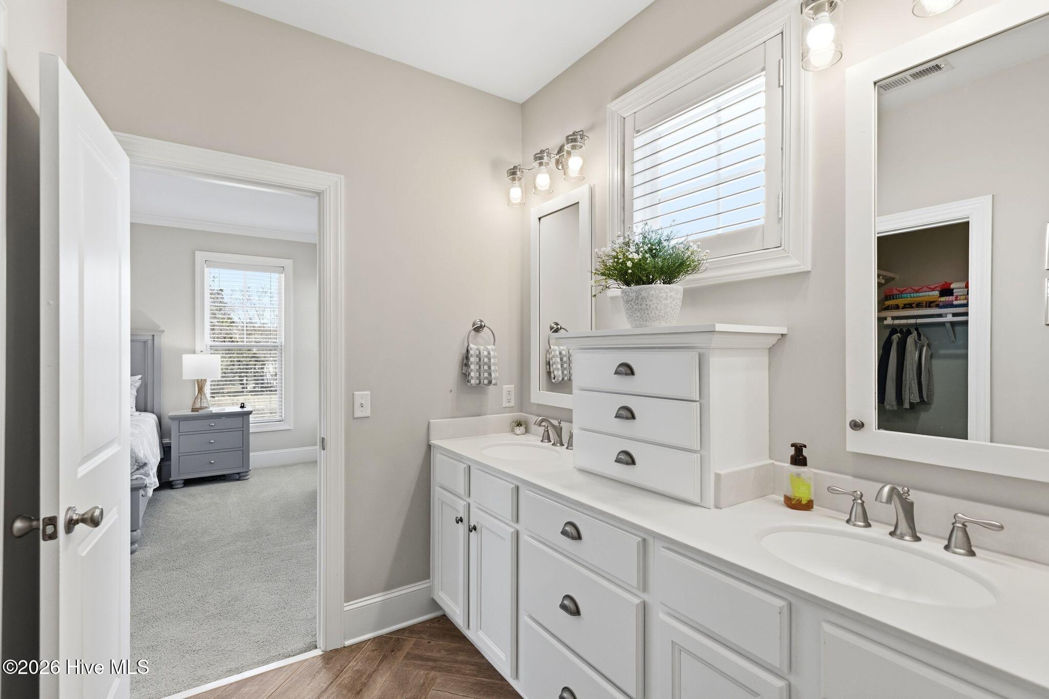 100559655 | Photo 21