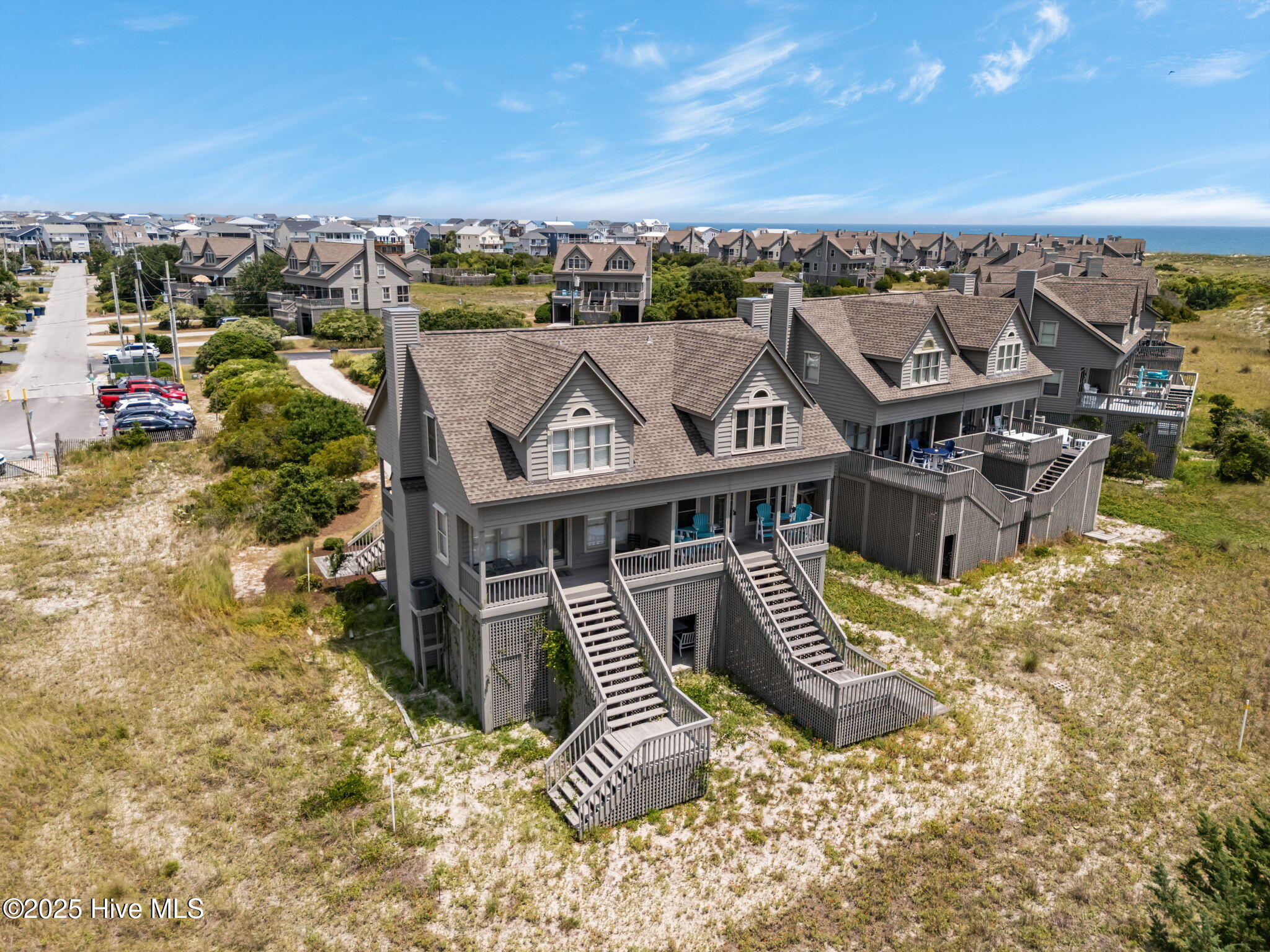 100540801 | Photo 47