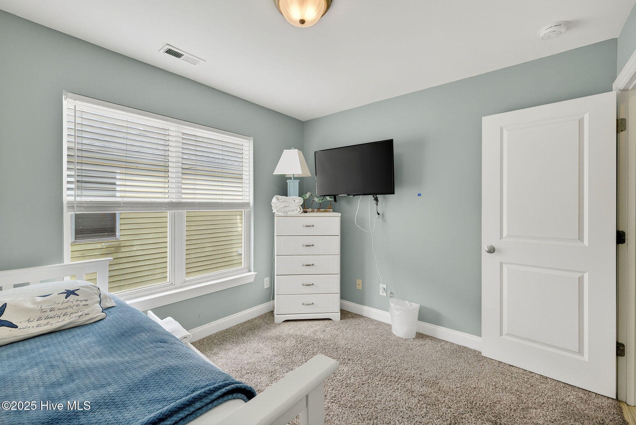 100536023 | Photo 25