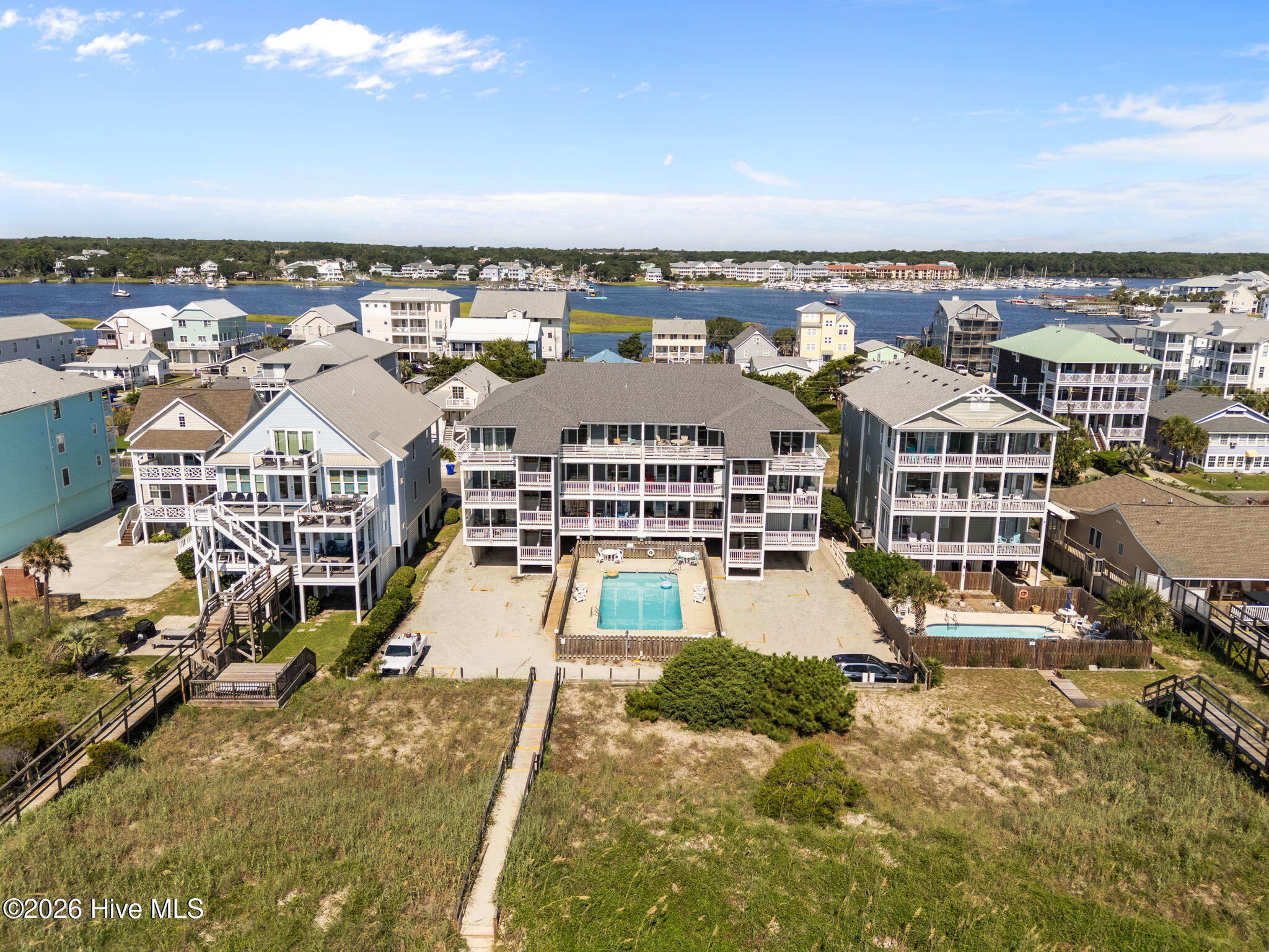 100551094 | Photo 41