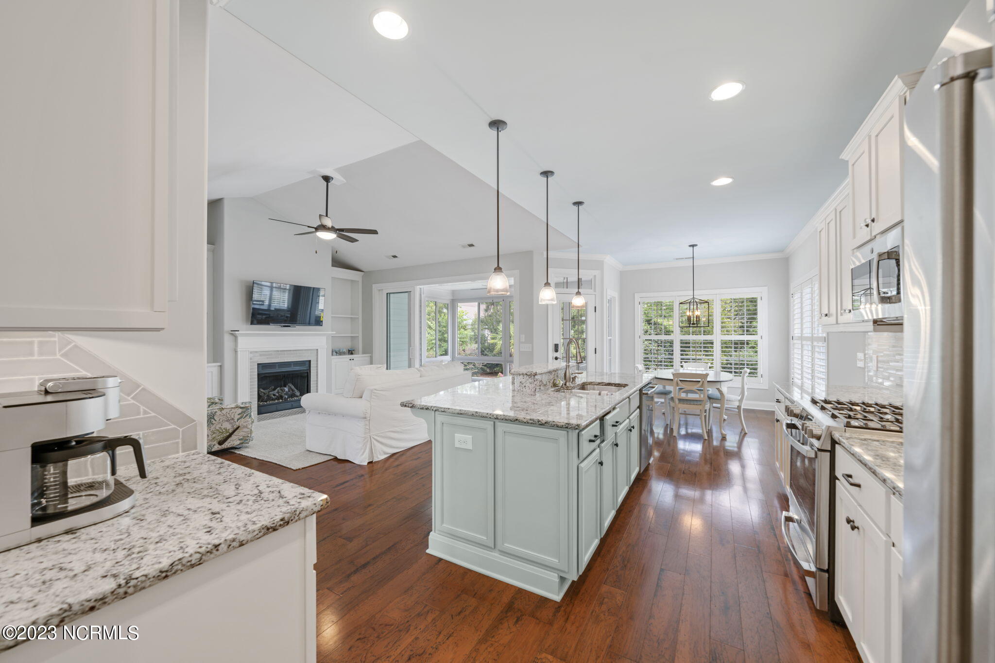 100553667 | Photo 21