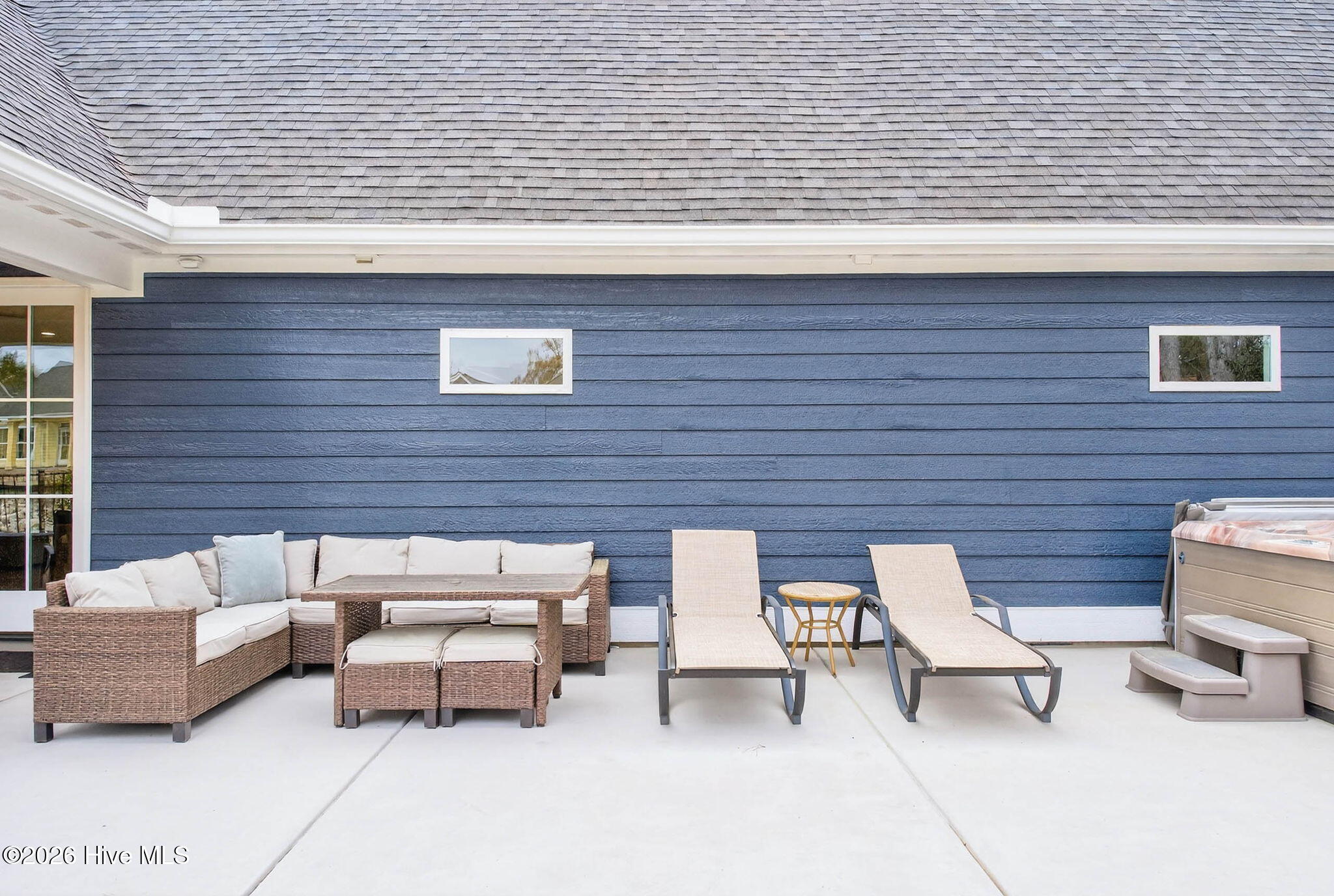 100563194 | Photo 48