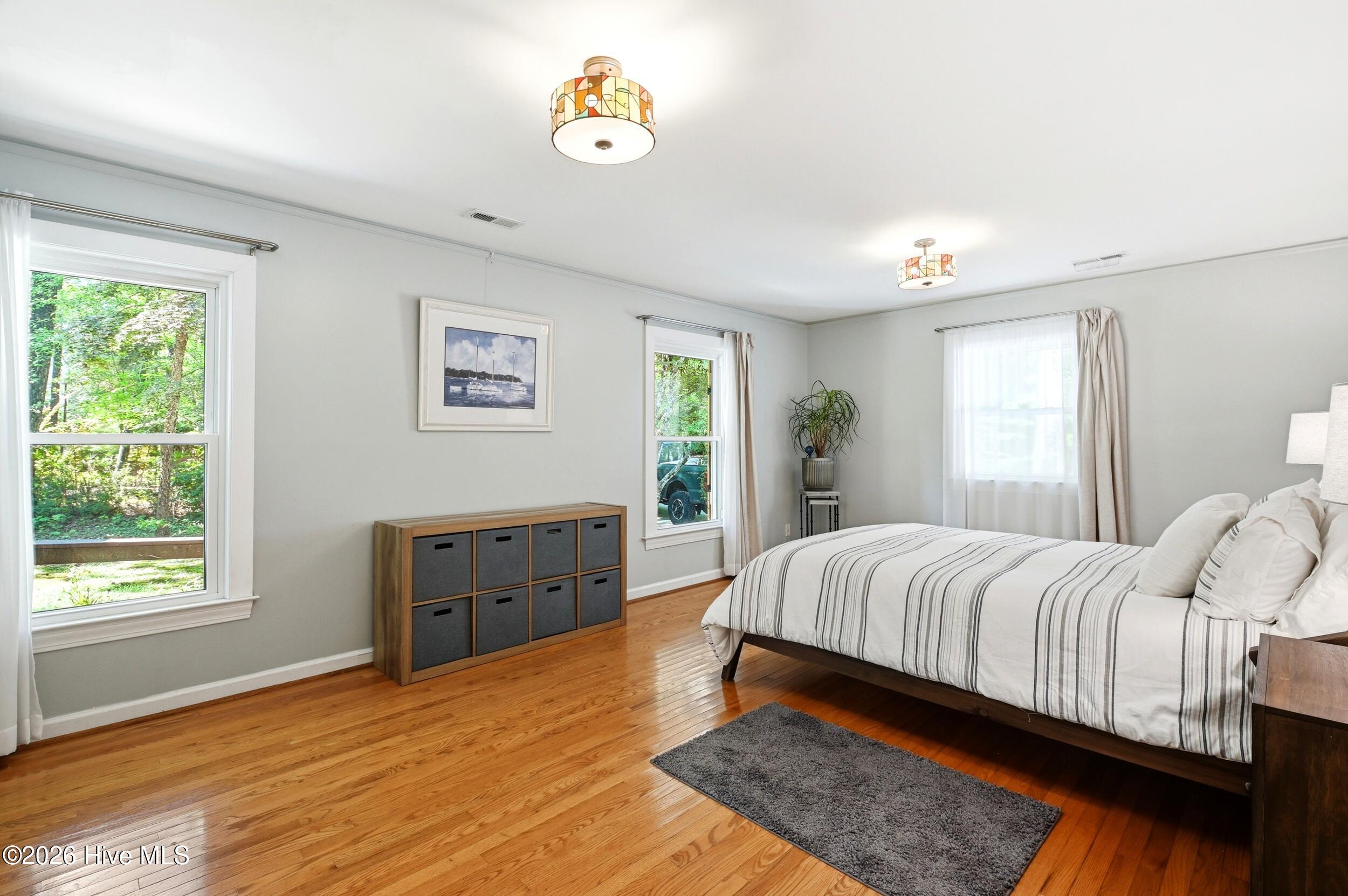 100570431 | Photo 24