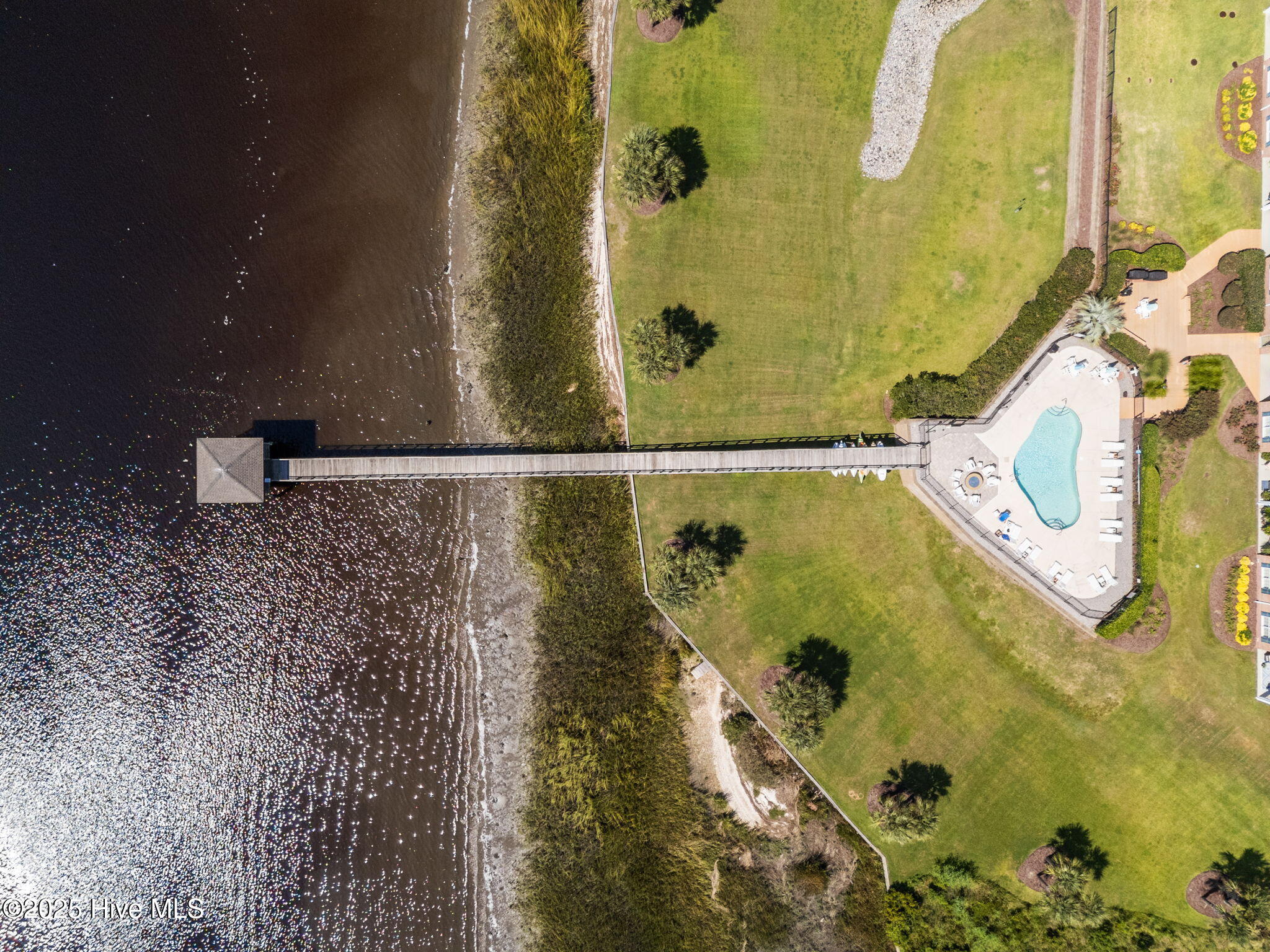 100528536 | Photo 51